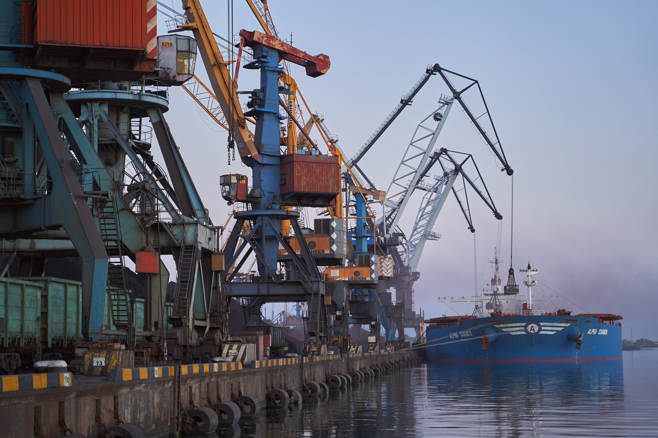 Industrial. Fotografo di architettura e ritratto in Ucraina e in Europa