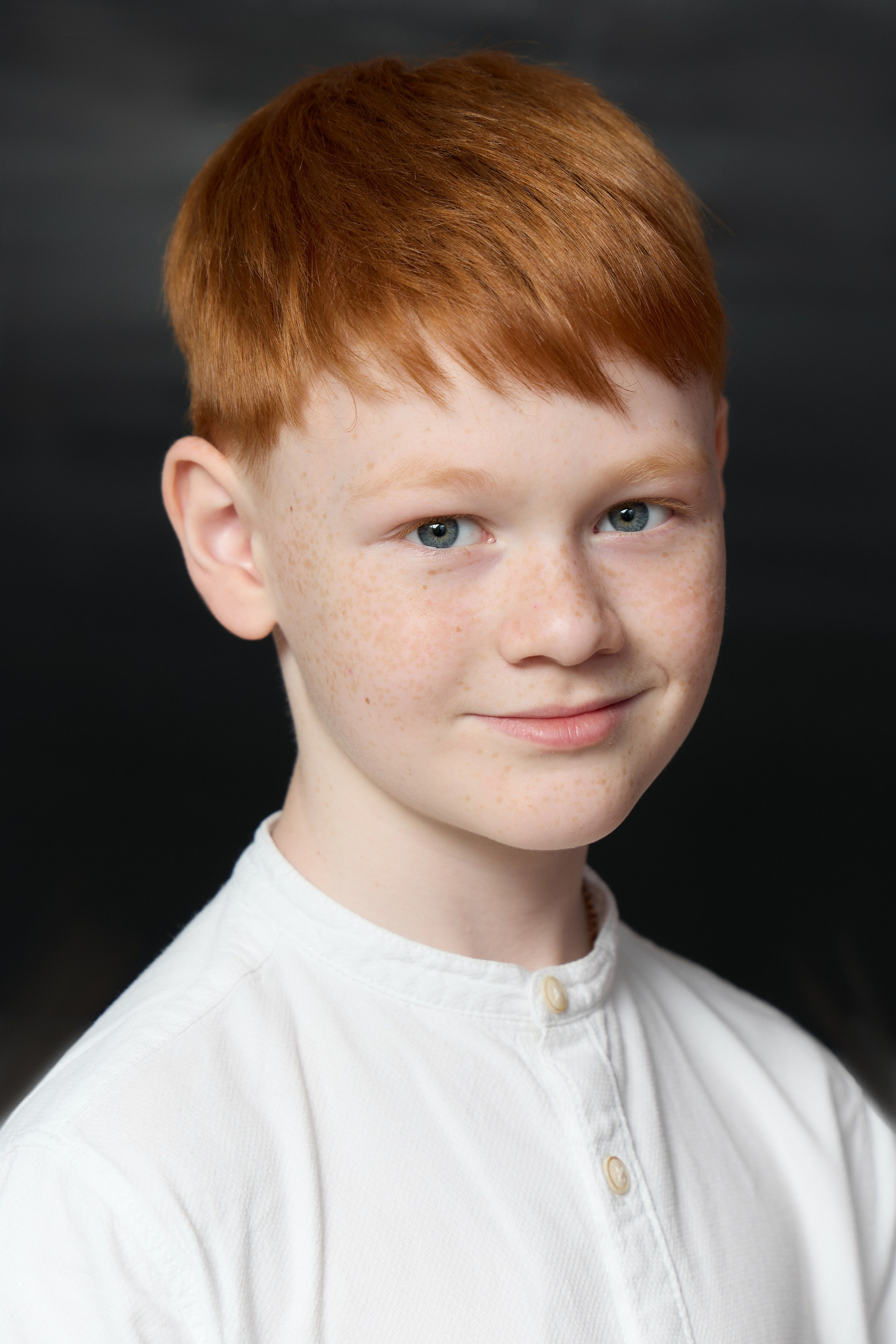 Індивідуальний портрет школяра для випускного альбому в Одесі