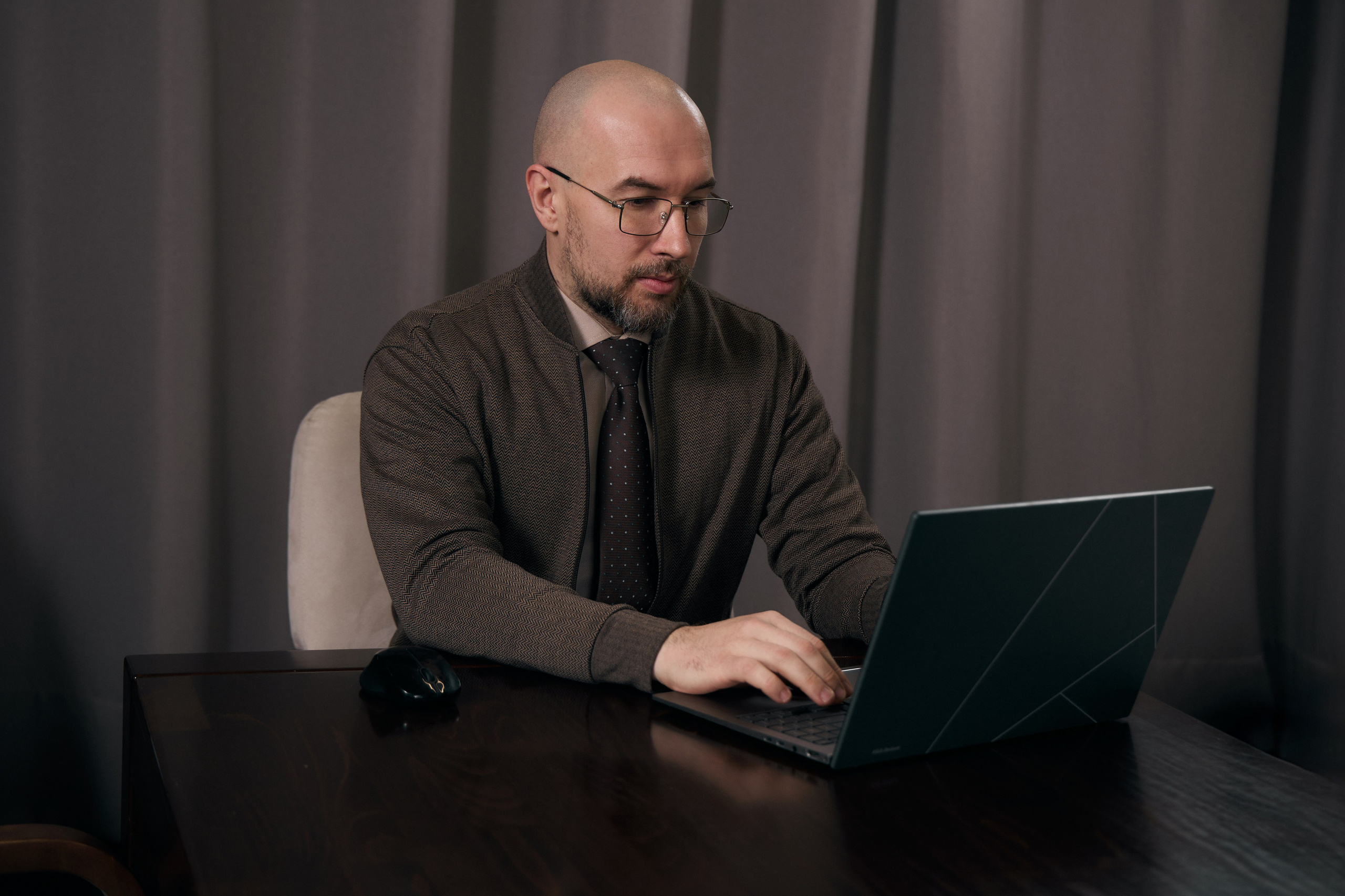 Бизнес-фотосессия в офисе, Одесса