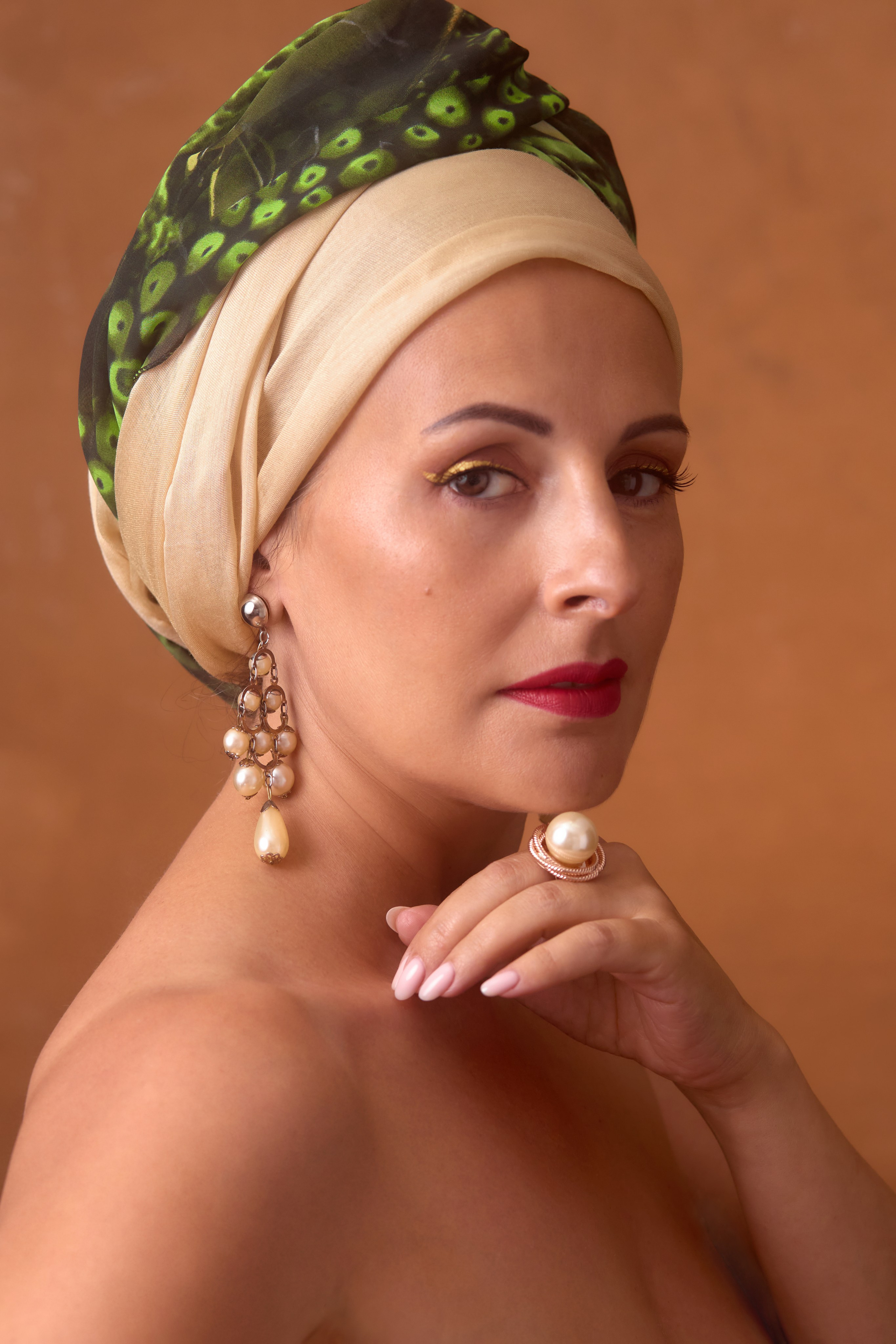 Портретна фотосесія для жінки у студії в Одесі