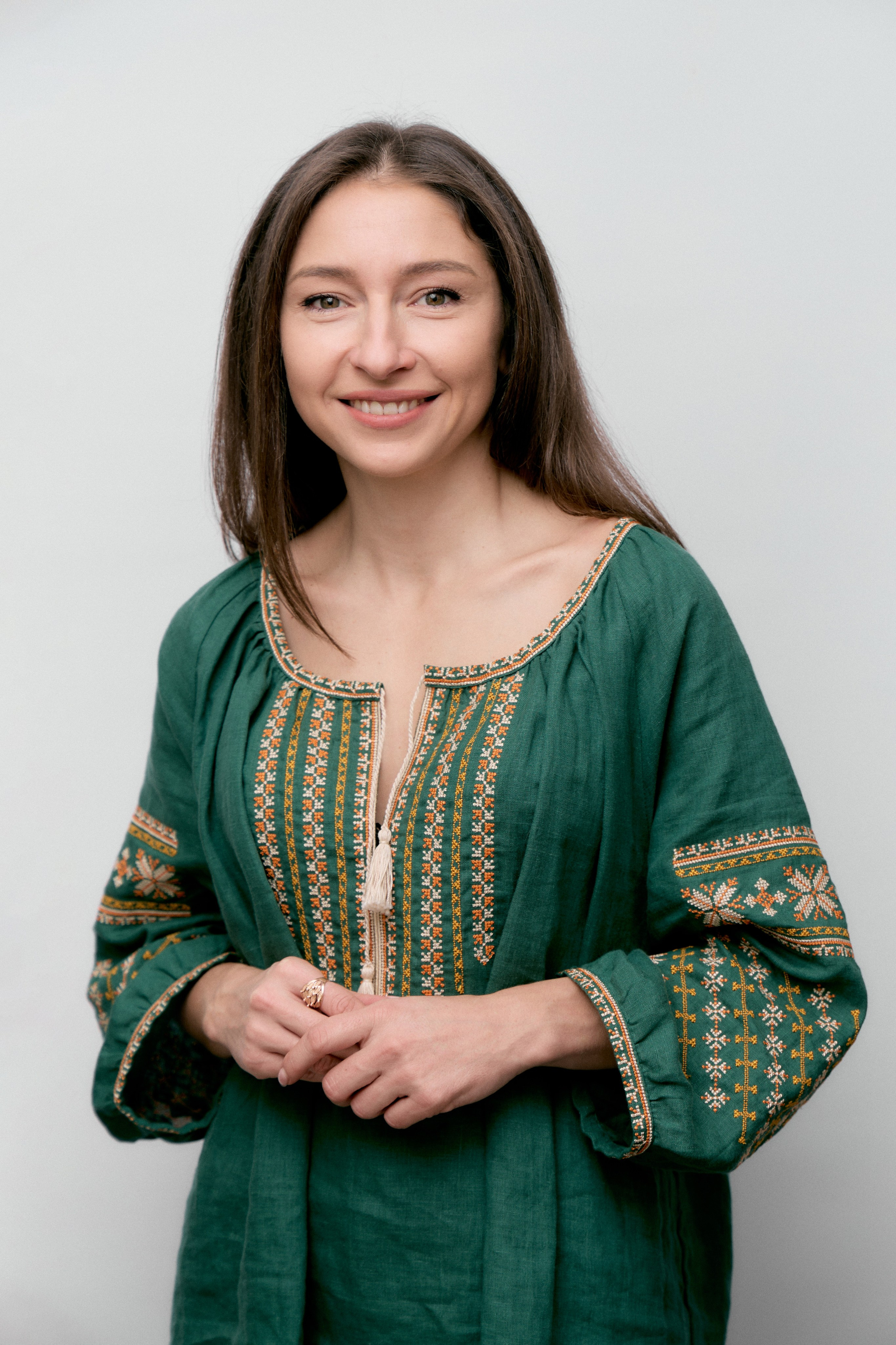 Бизнес-портрет в нейтральном фоне