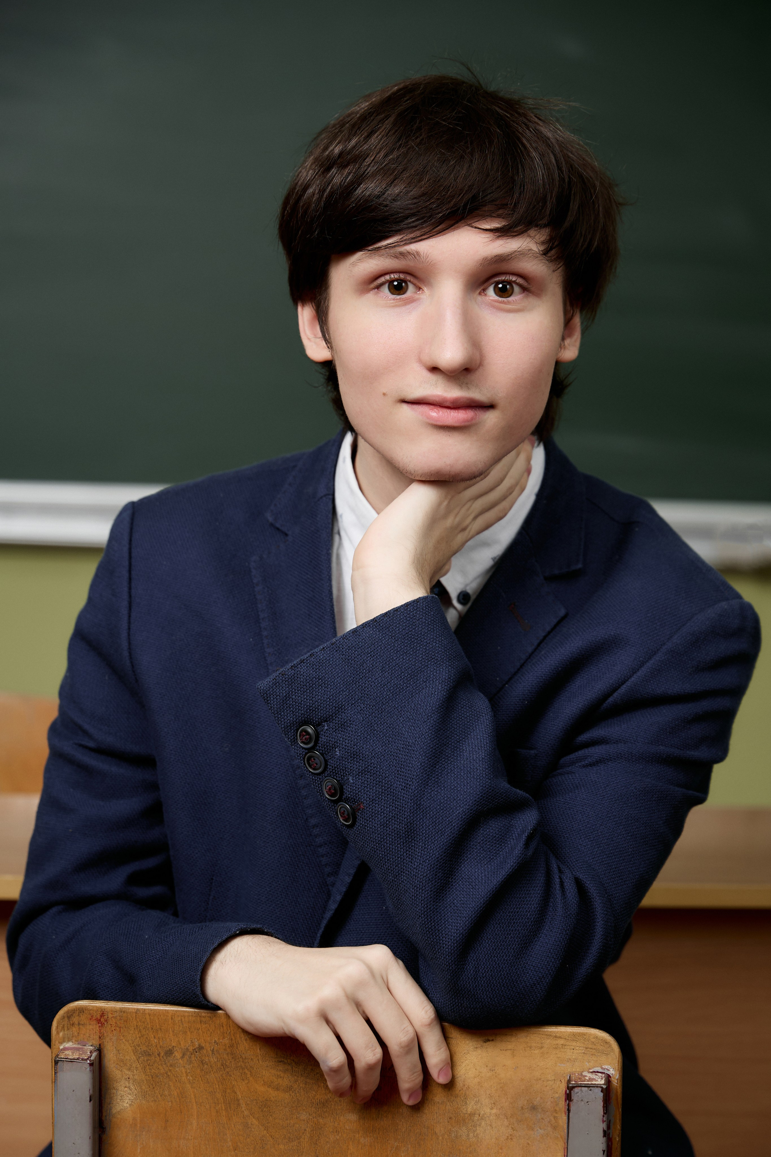 Фотопортрет хлопчика для випускного альбому