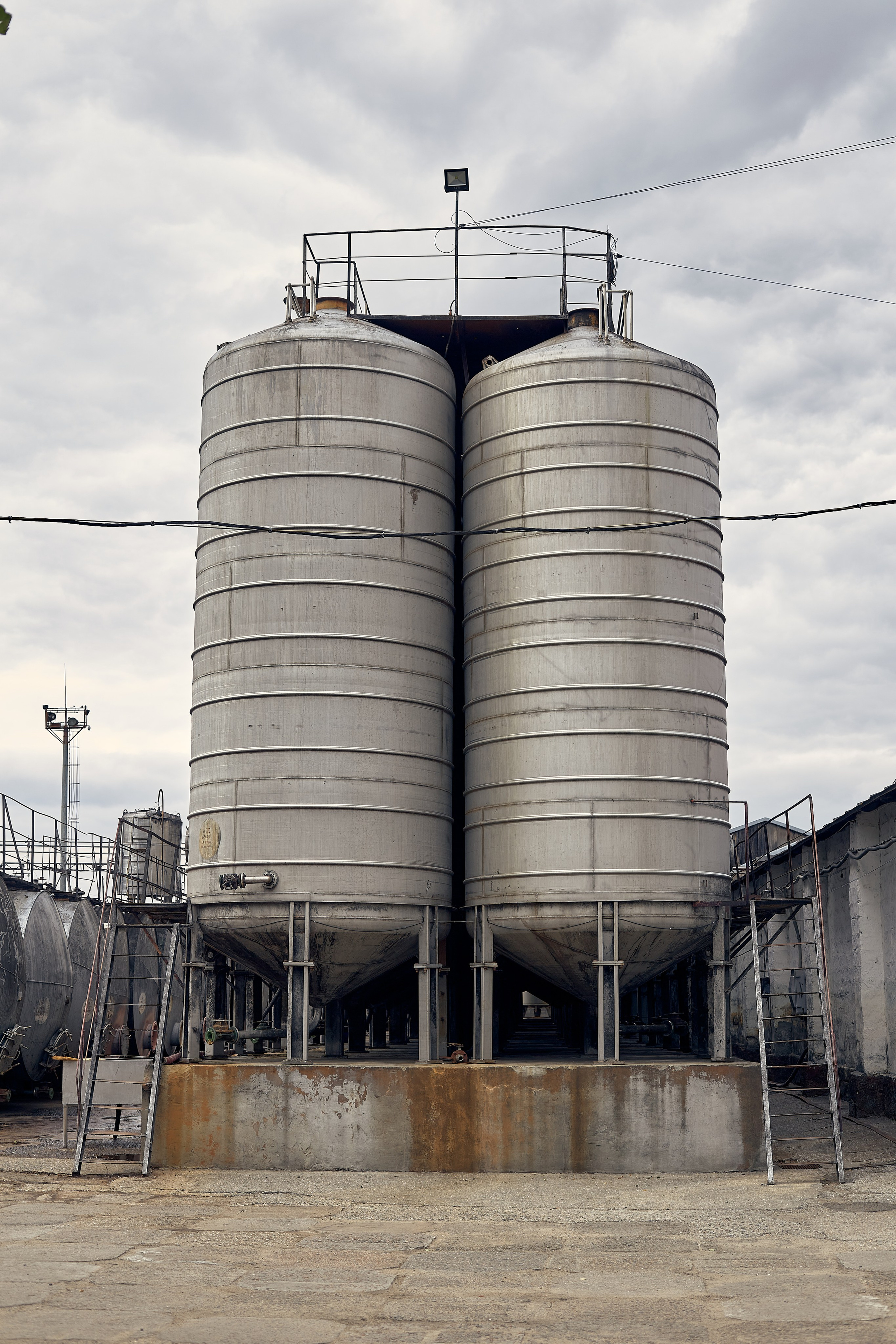 Промислова фотосесія для заводу вин в Одесі