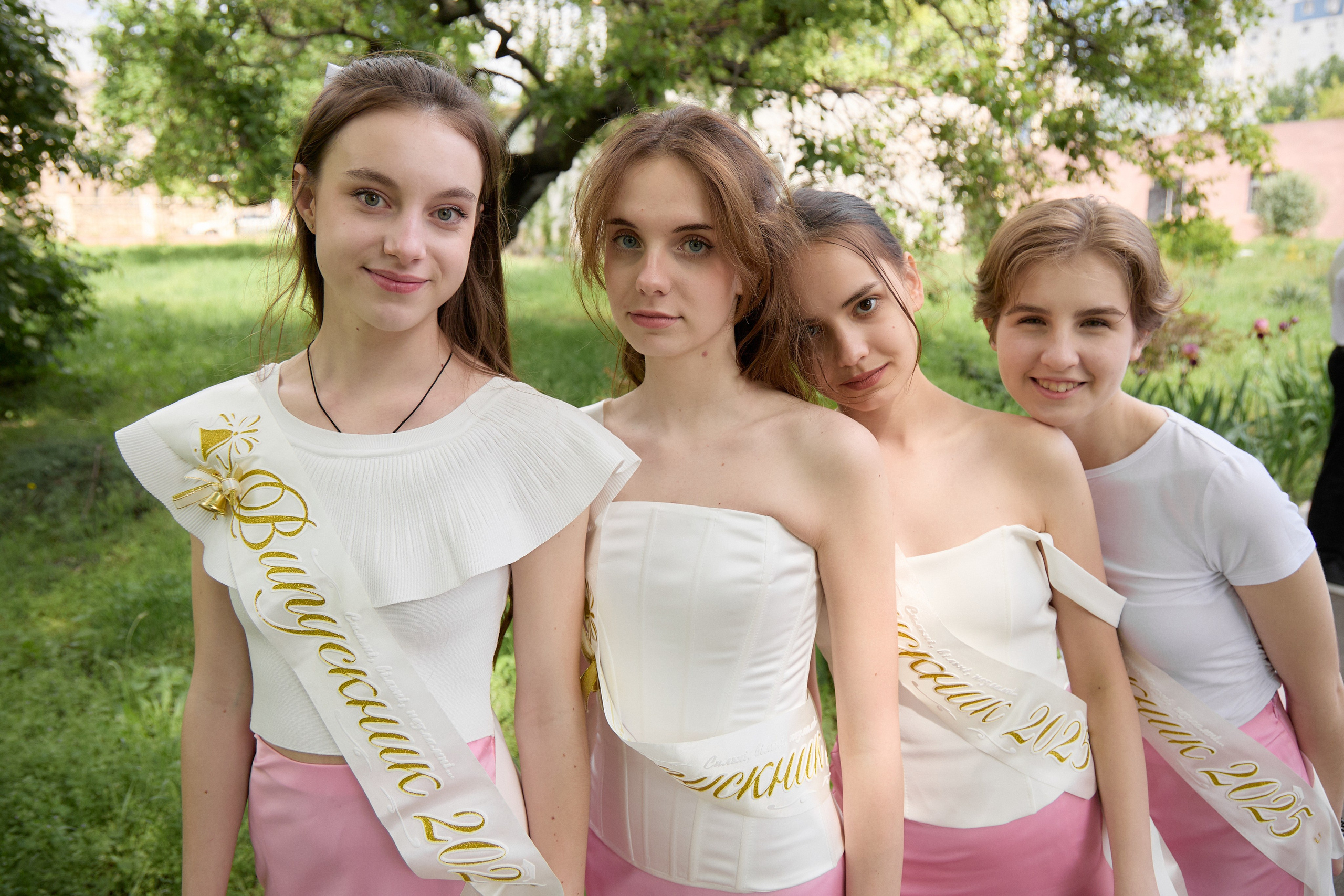 Діти у школі — випускний альбом Одеса