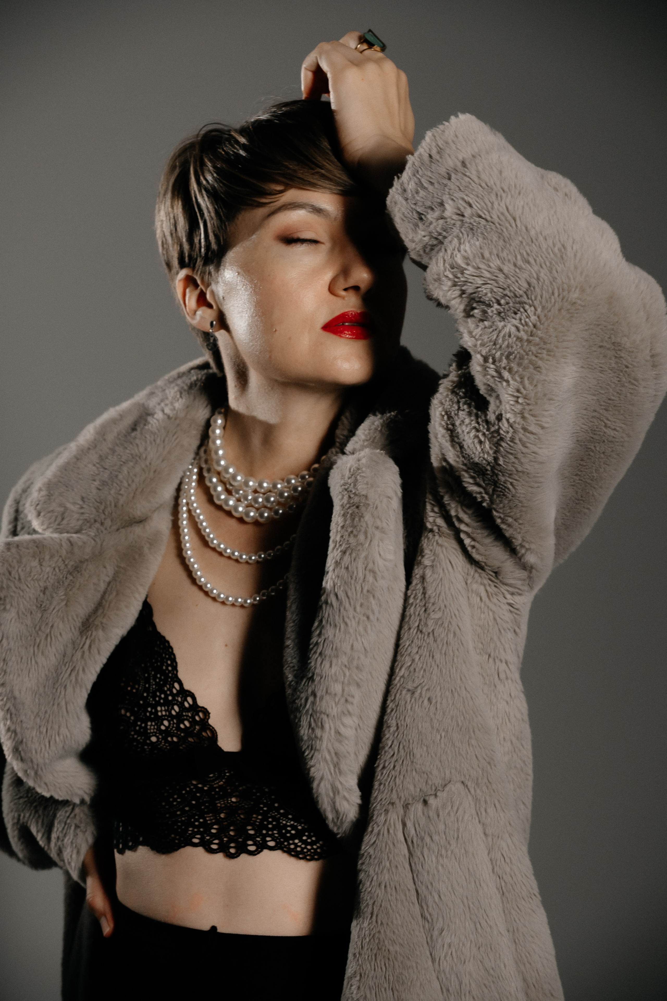 Olesia. Portrait and Wedding photographer in Poland Nastia Voytko