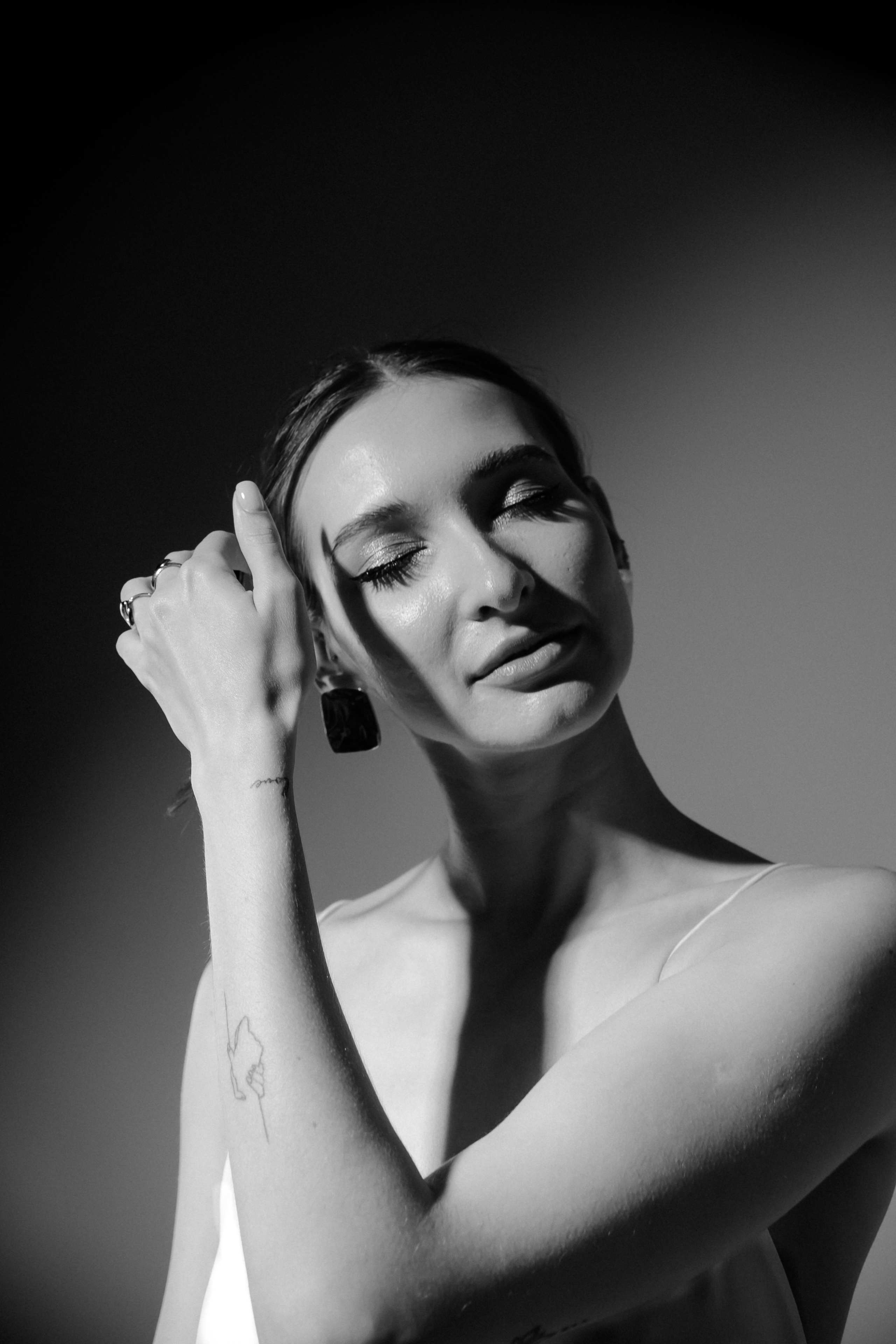 Viktoria. Portrait and Wedding photographer in Poland Nastia Voytko