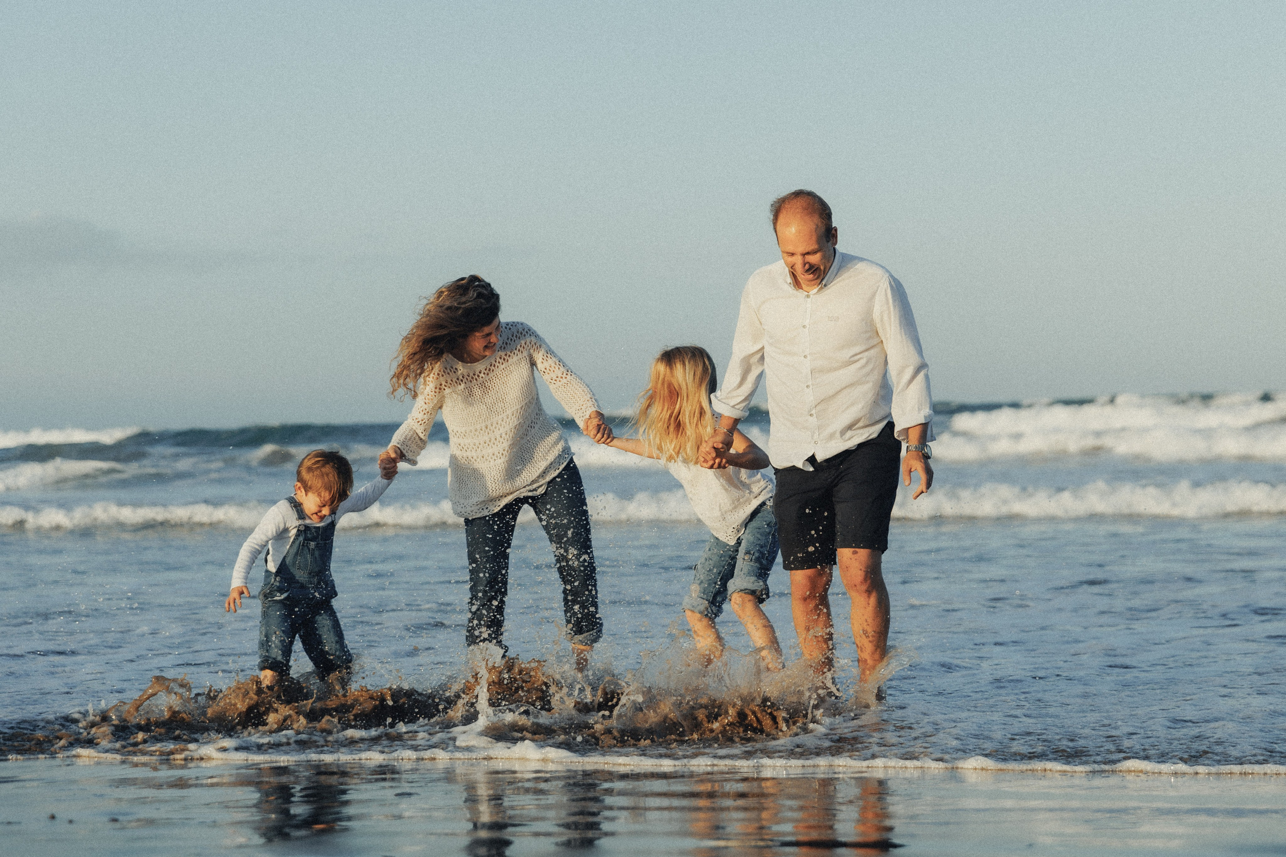Una familia feliz. Wedding photographer