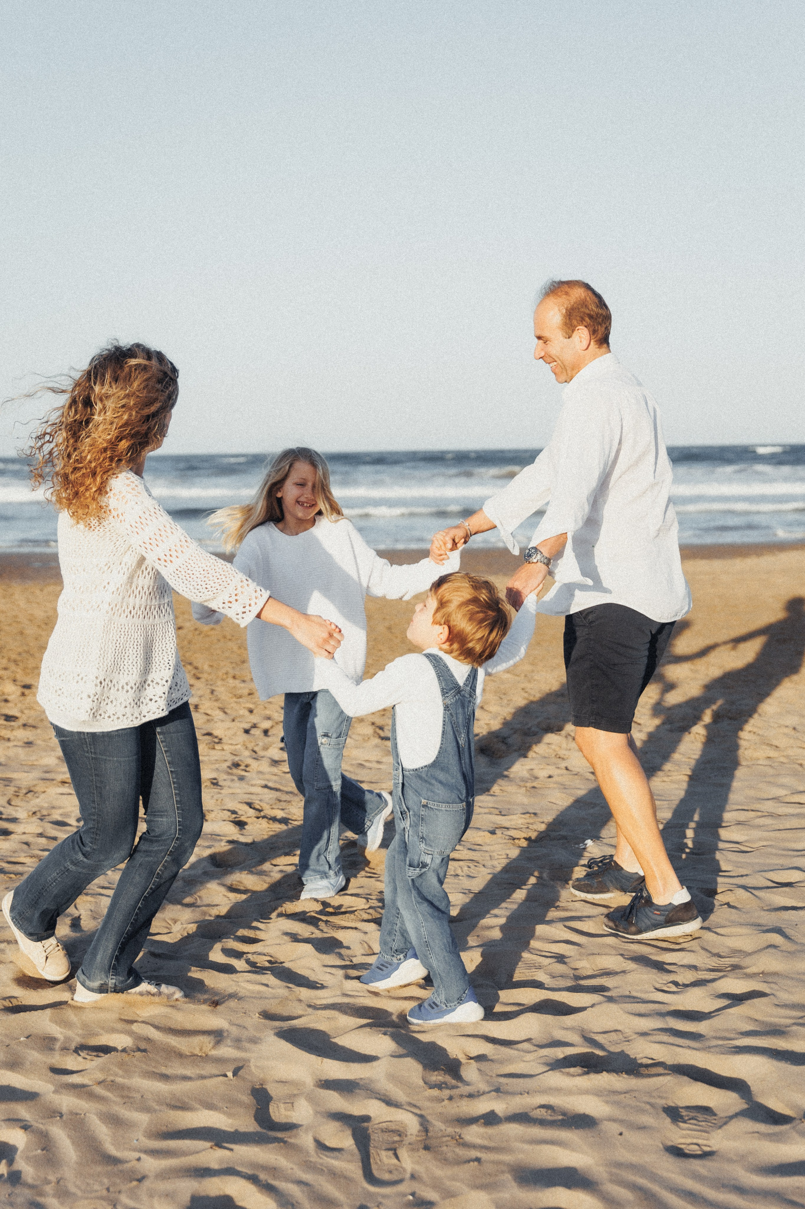 Una familia feliz. Wedding photographer