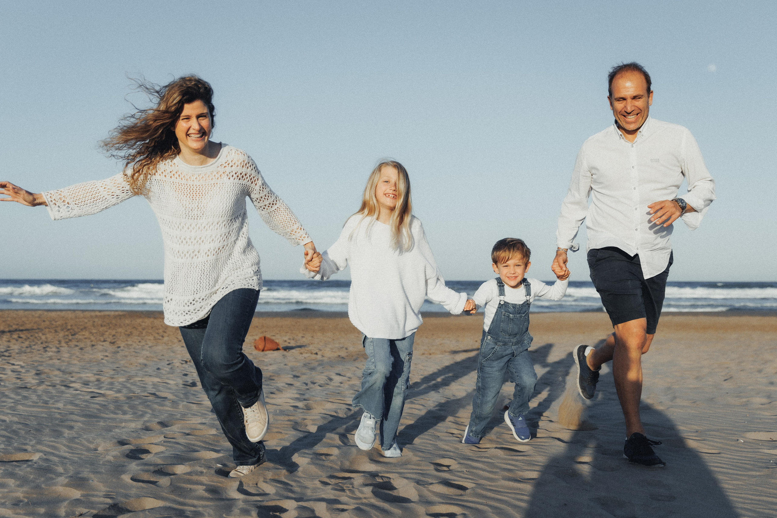 Una familia feliz. Wedding photographer
