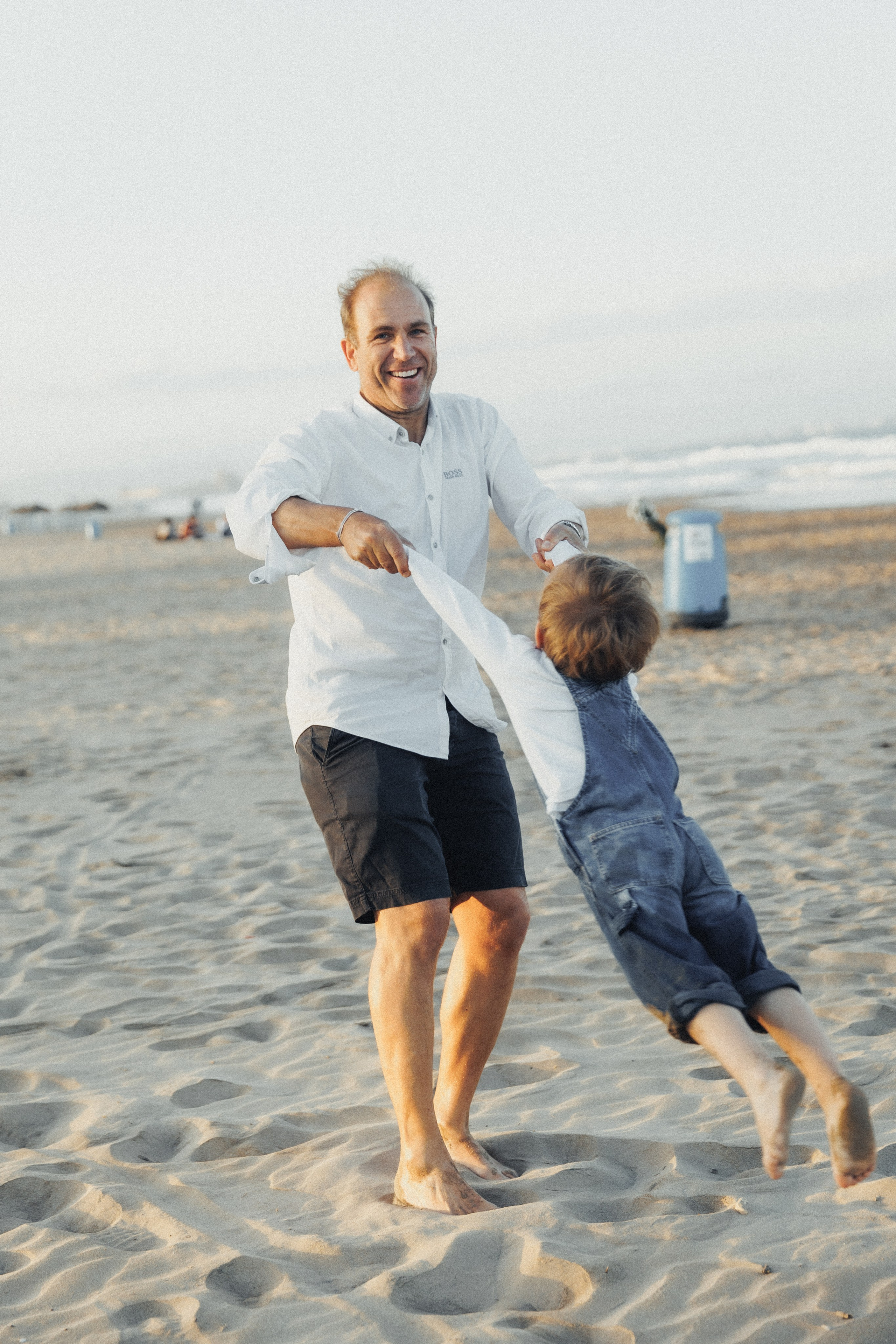 Una familia feliz. Wedding photographer