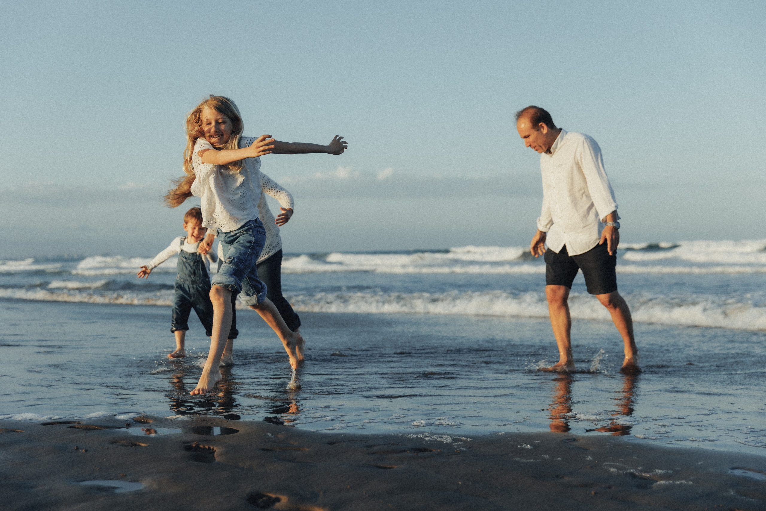 Una familia feliz. Wedding photographer
