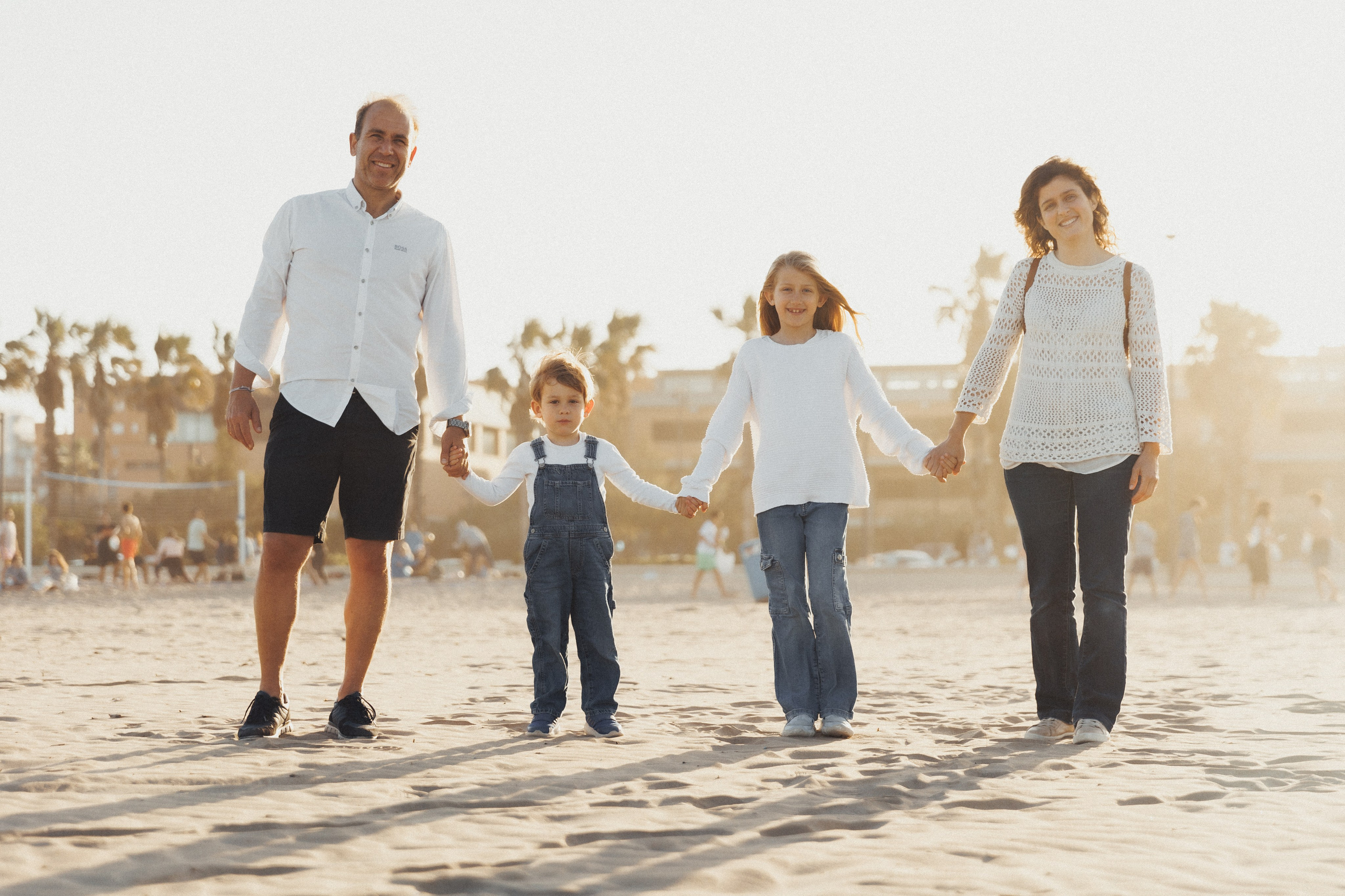 Una familia feliz. Wedding photographer