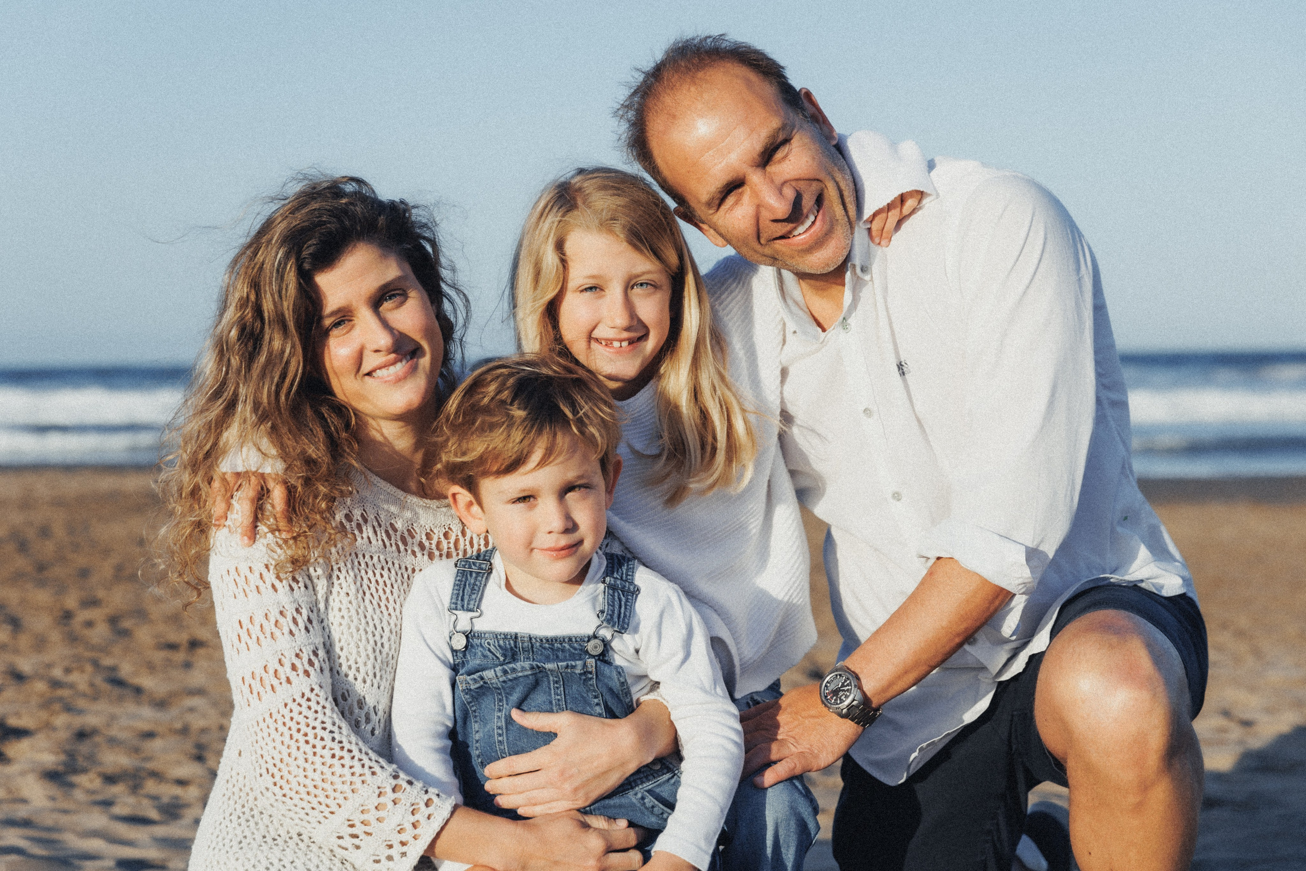 Una familia feliz. Wedding photographer
