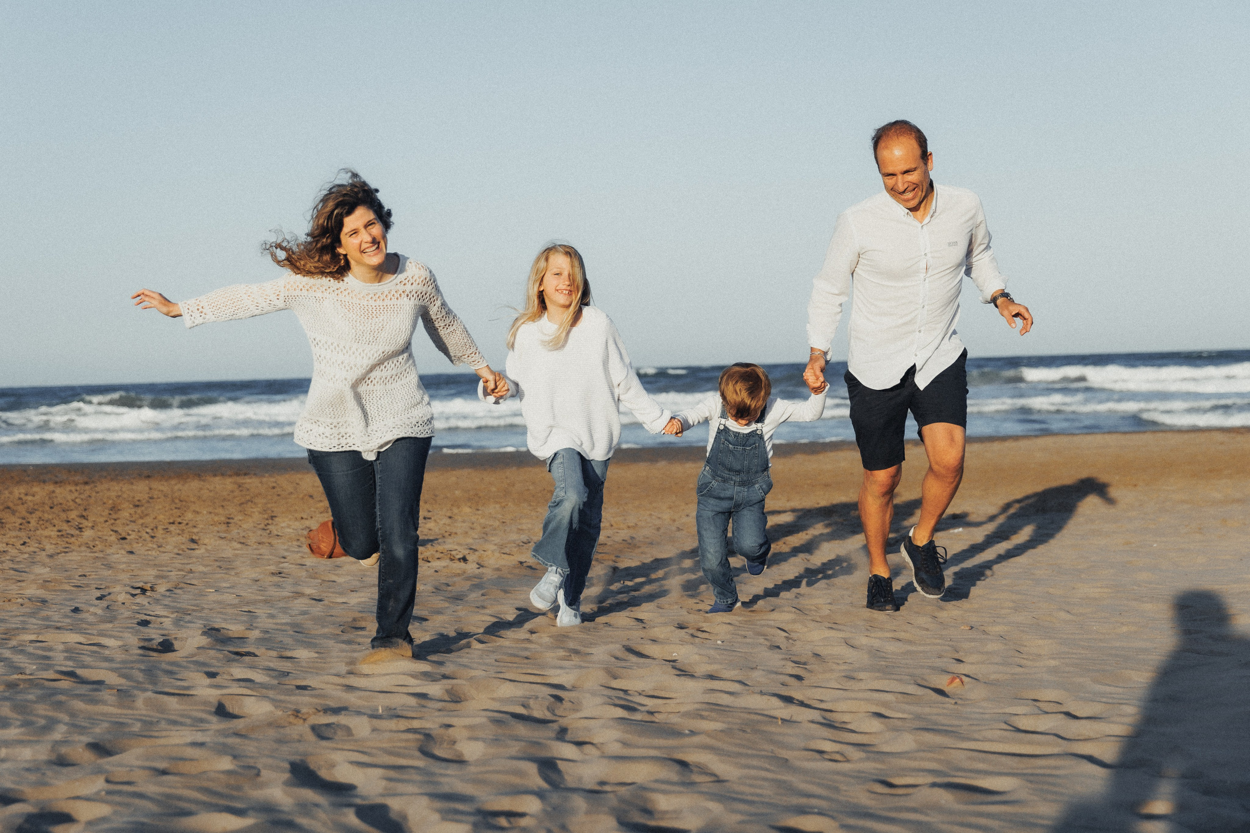 Una familia feliz. Wedding photographer