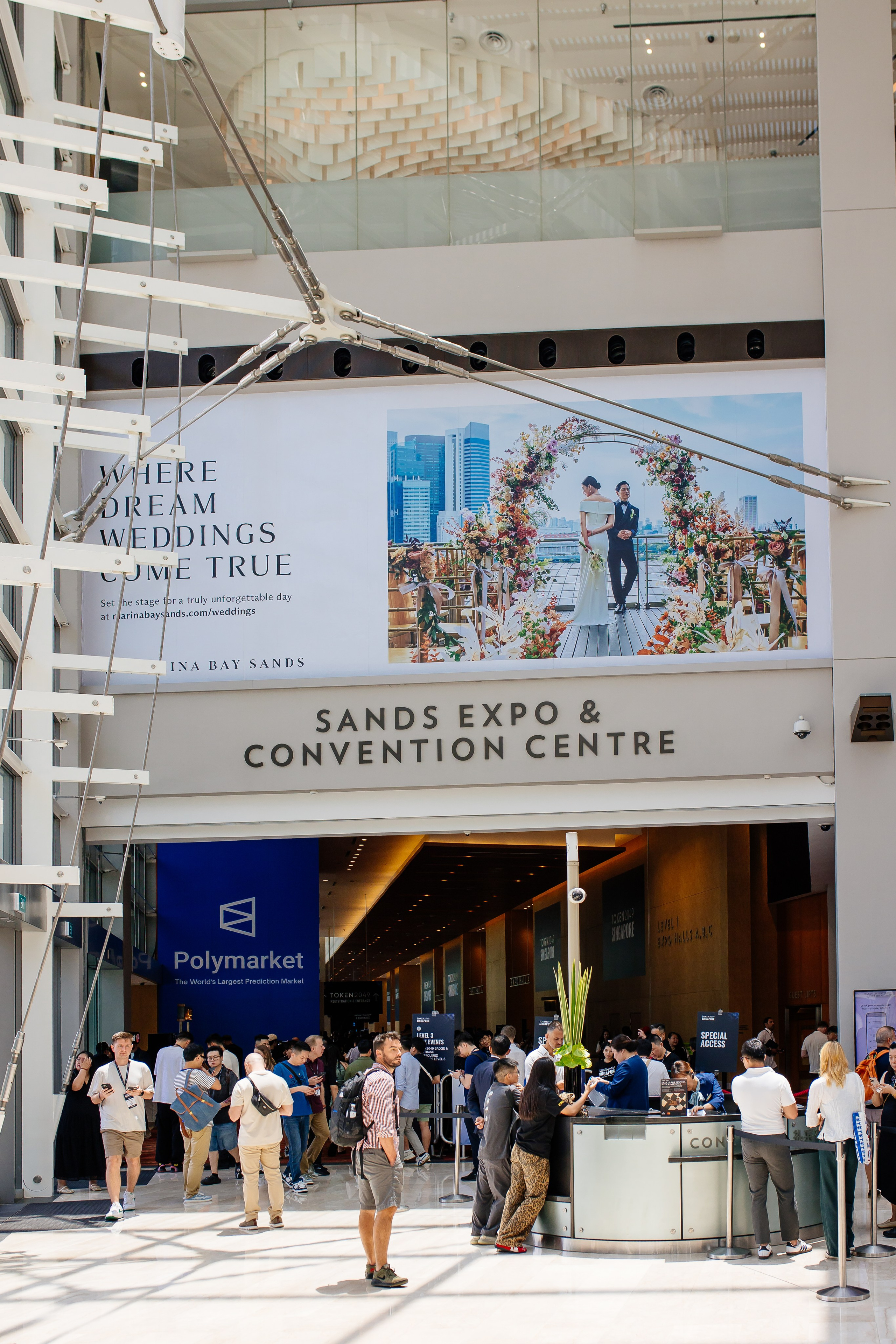 Token 2049. Fotograf Warszawa Brwinów Pruszków Grodzisk Piaseczno Otwock Legionowo