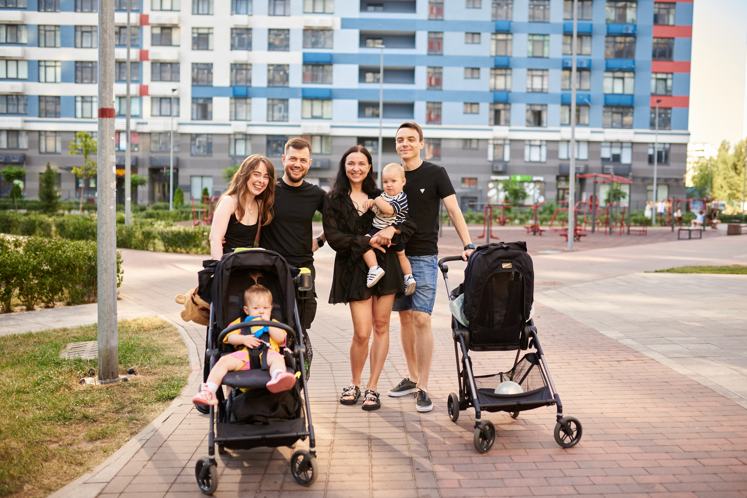 Прогулянка в дворику. Professional photographer Kiev — Pavlenko Victor