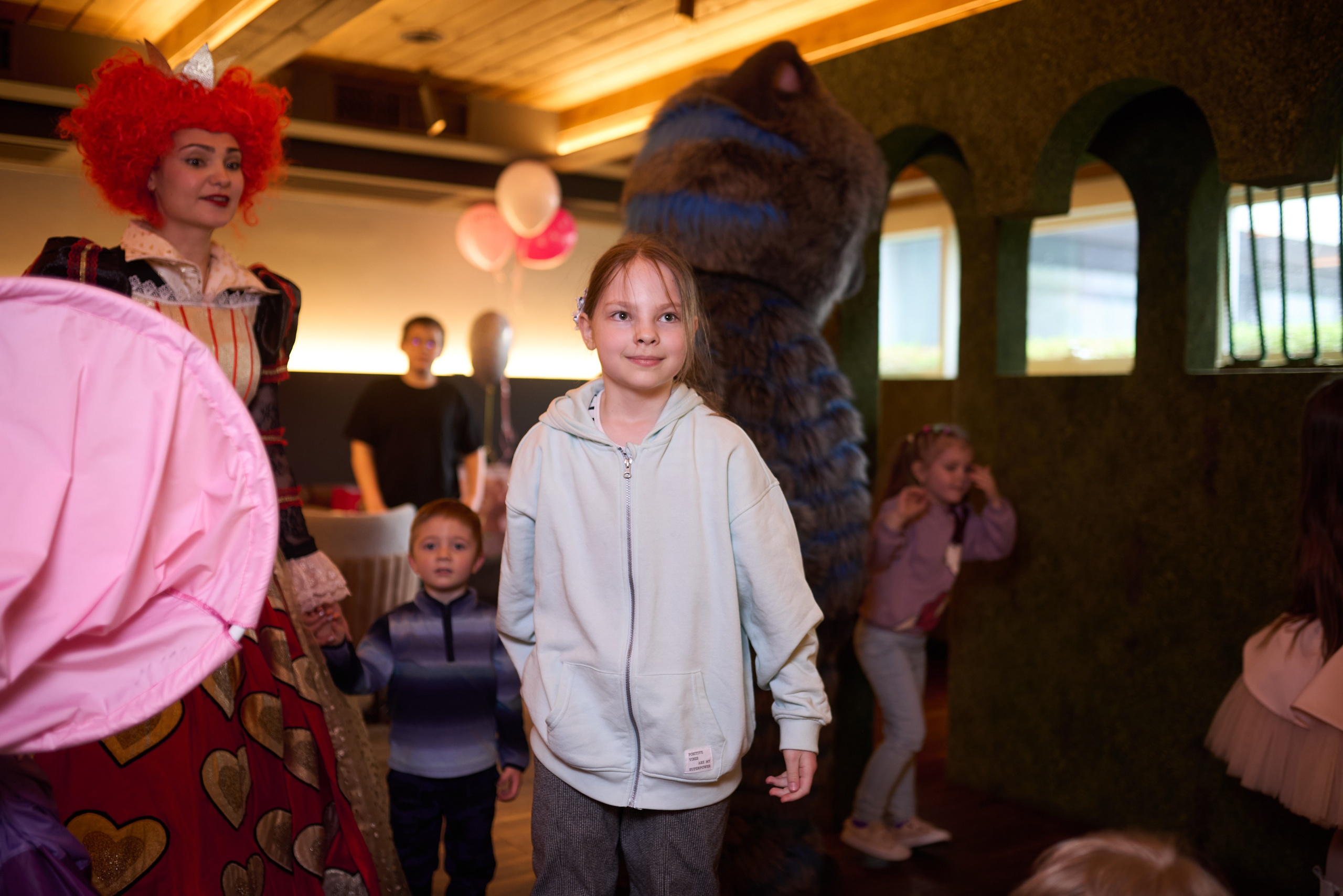 Фотосесія дитячого свята в стилі «Аліса в Країні Див» – чарівні моменти в кожному кадрі. Фотограф Київ – Репортаж, Події | Павленко Віктор