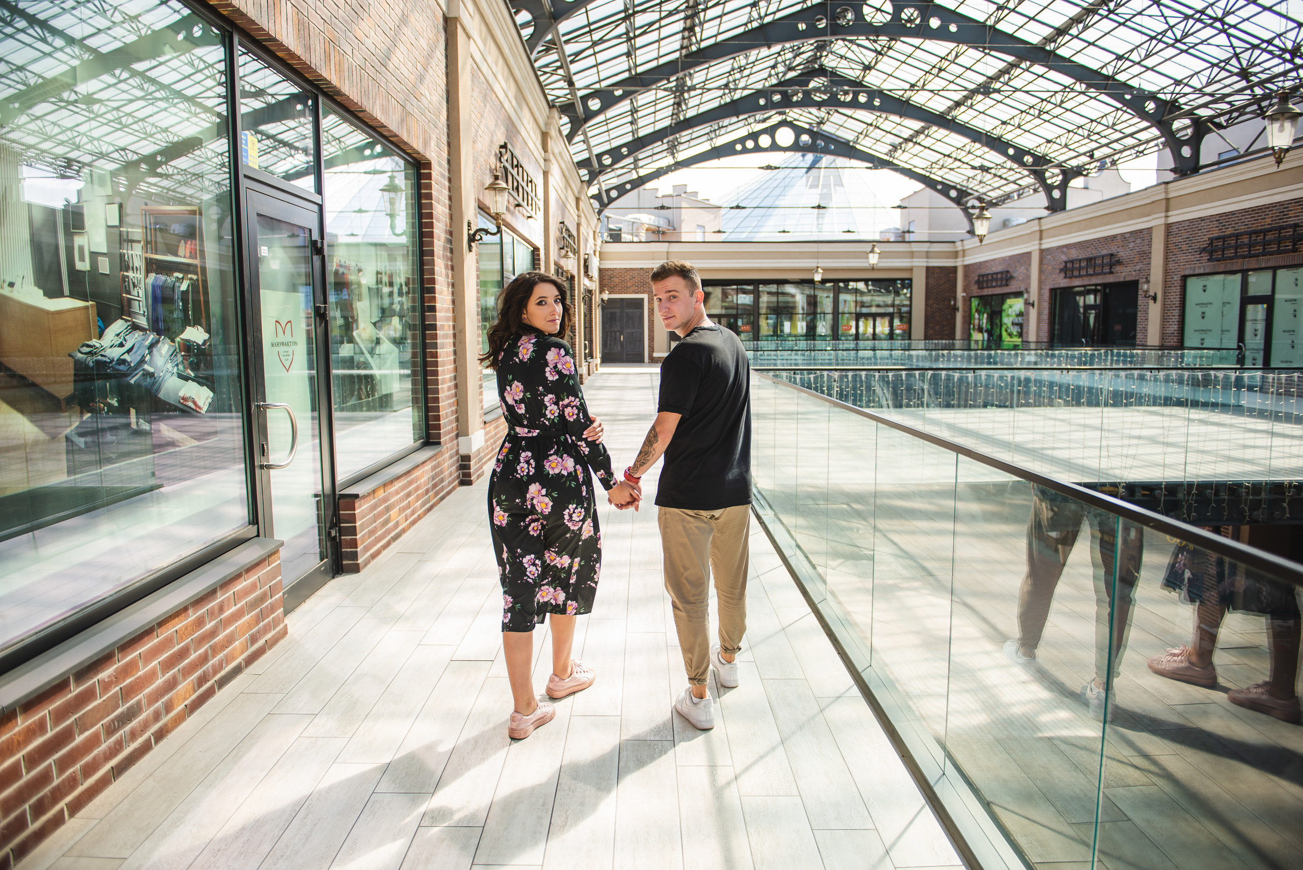 Лавсторі в аутлет містечку Мануфактура. Фотограф Київ – Репортаж, Події | Павленко Віктор