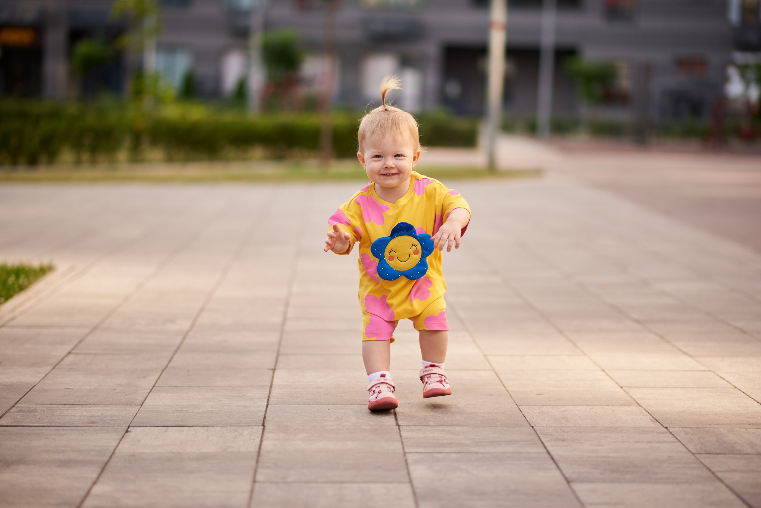 Прогулянка в дворику. Professional photographer Kiev — Pavlenko Victor