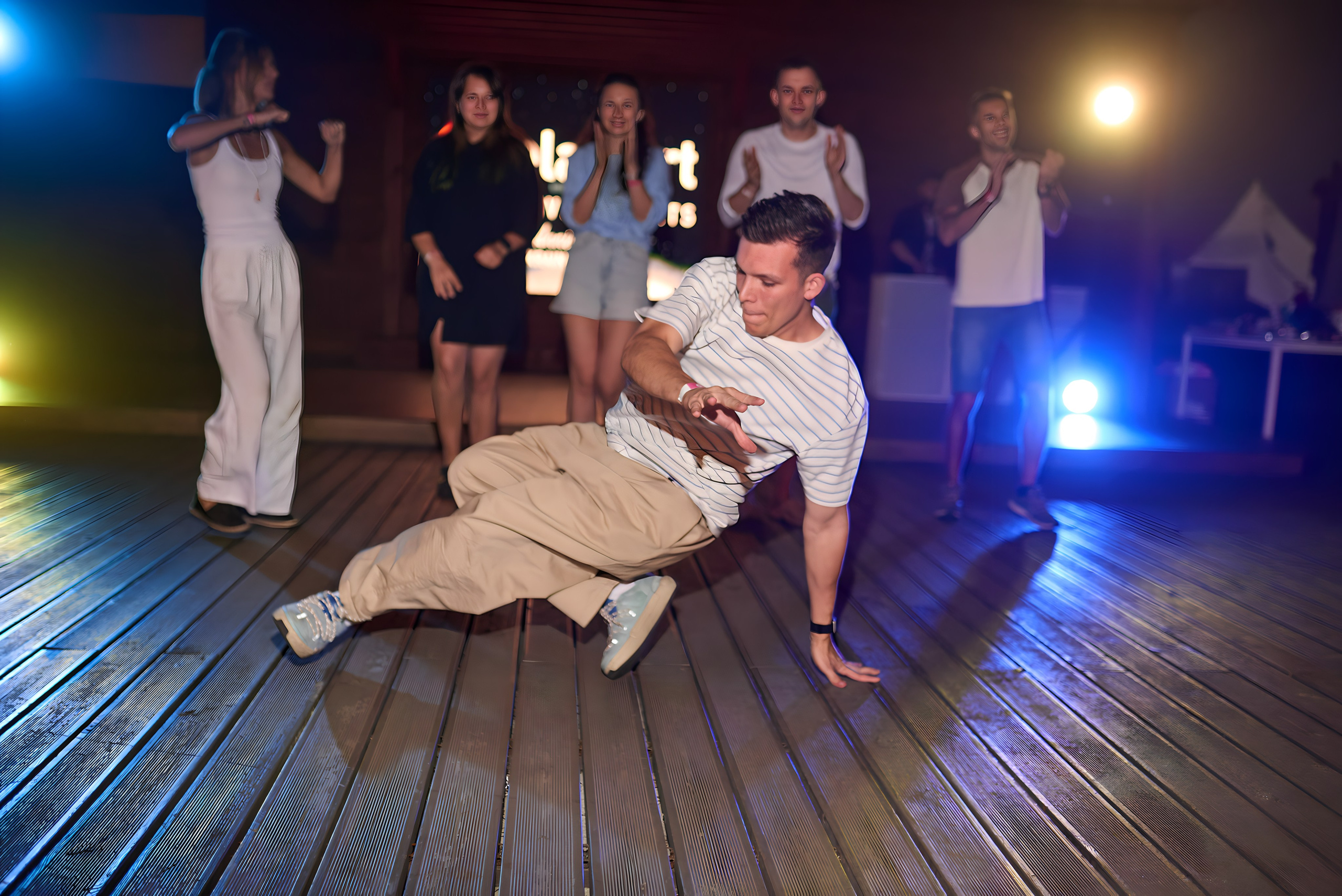 Фотозйомка літнього корпоративу IT-компанії в заміському комплексі з басейном. Фотограф Київ – Репортаж, Події | Павленко Віктор