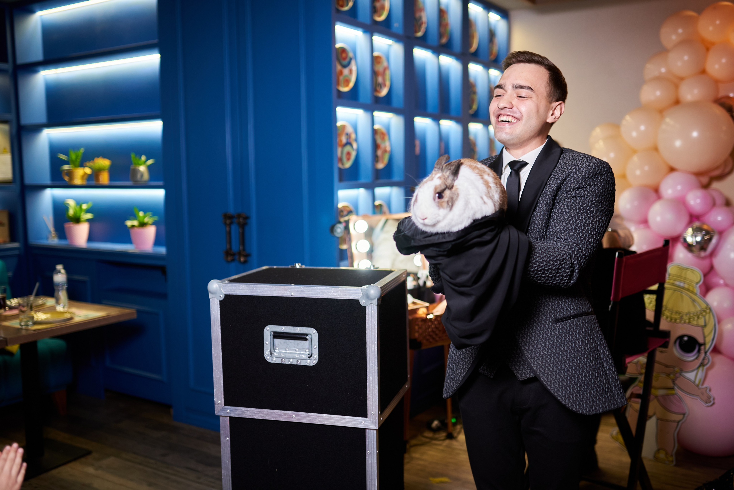 Фотозйомка з аніматорами в стилі Бджілка Мая – яскраві фото з додатковим світлом. Фотограф Київ – Репортаж, Події | Павленко Віктор