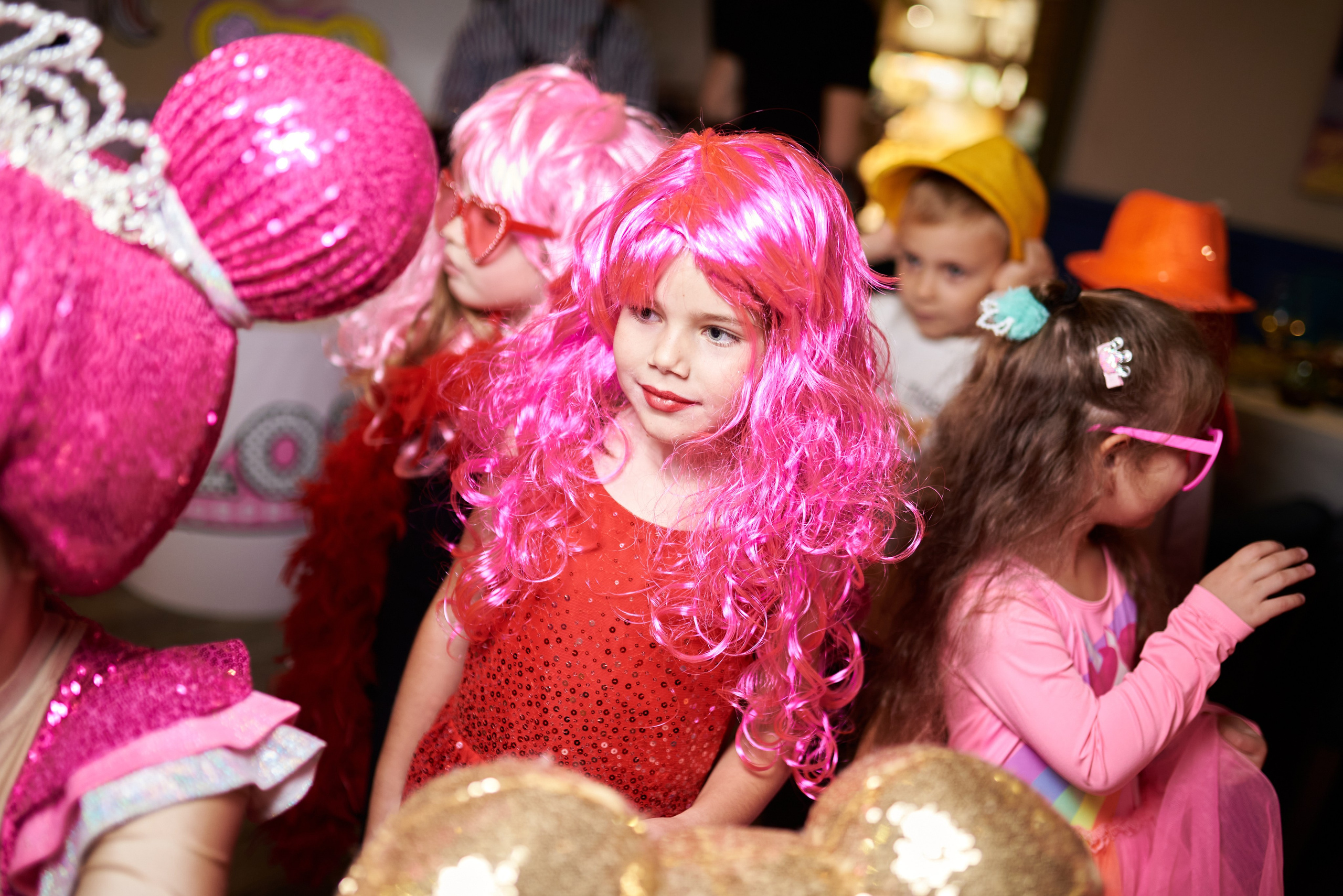 Фотозйомка з аніматорами в стилі Бджілка Мая – яскраві фото з додатковим світлом. Фотограф Київ – Репортаж, Події | Павленко Віктор