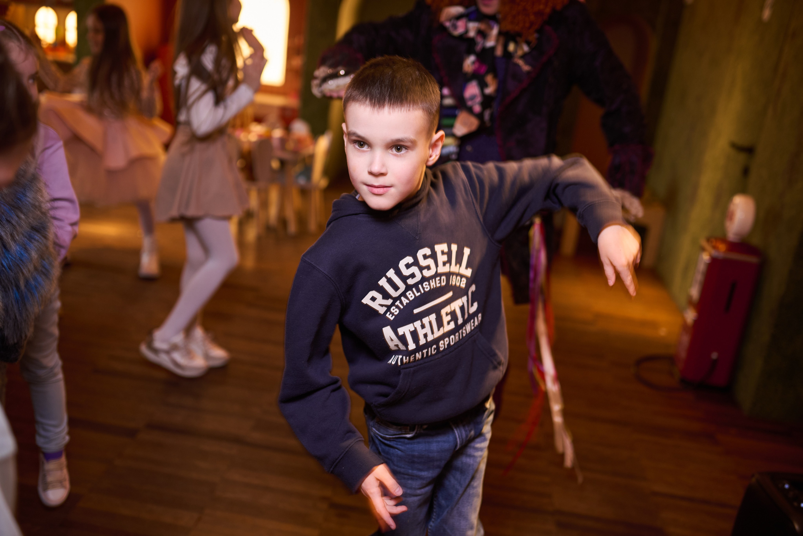 Фотосесія дитячого свята в стилі «Аліса в Країні Див» – чарівні моменти в кожному кадрі. Фотограф Київ – Репортаж, Події | Павленко Віктор