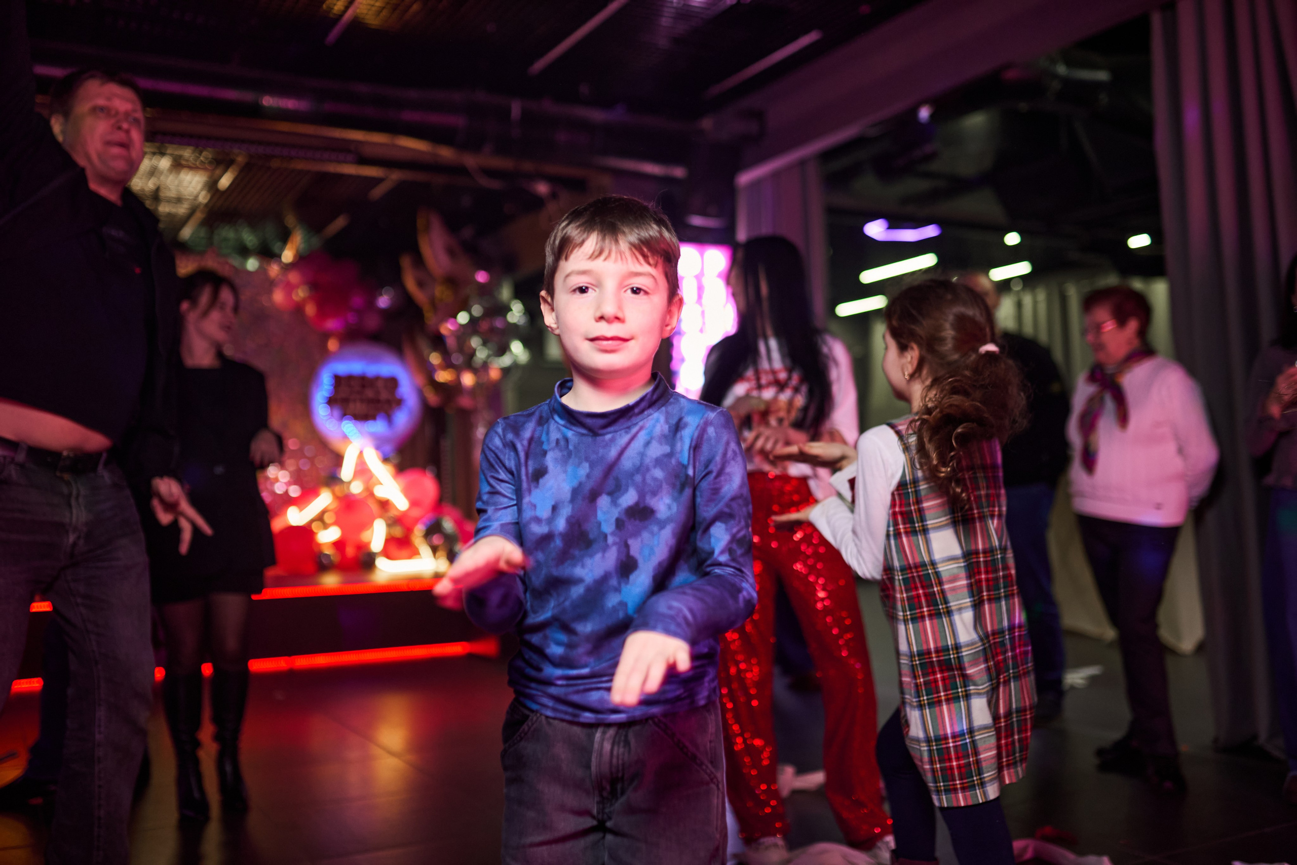 Фотосесія дитячого дня народження у стилі диско-вечірки – яскраві фото свята. Фотограф Київ – Репортаж, Події | Павленко Віктор