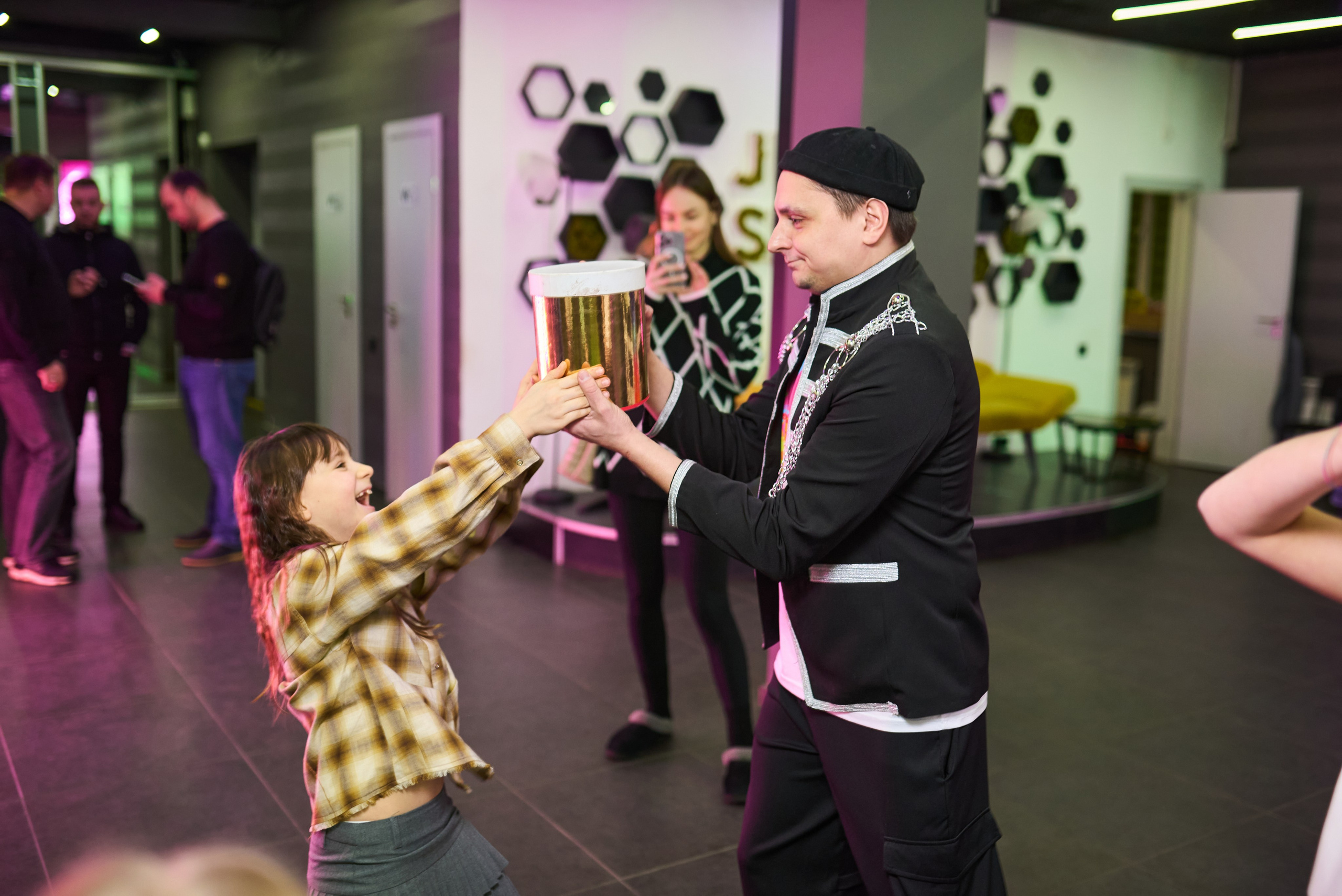 Фотосесія дитячого дня народження у стилі диско-вечірки – яскраві фото свята. Фотограф Київ – Репортаж, Події | Павленко Віктор