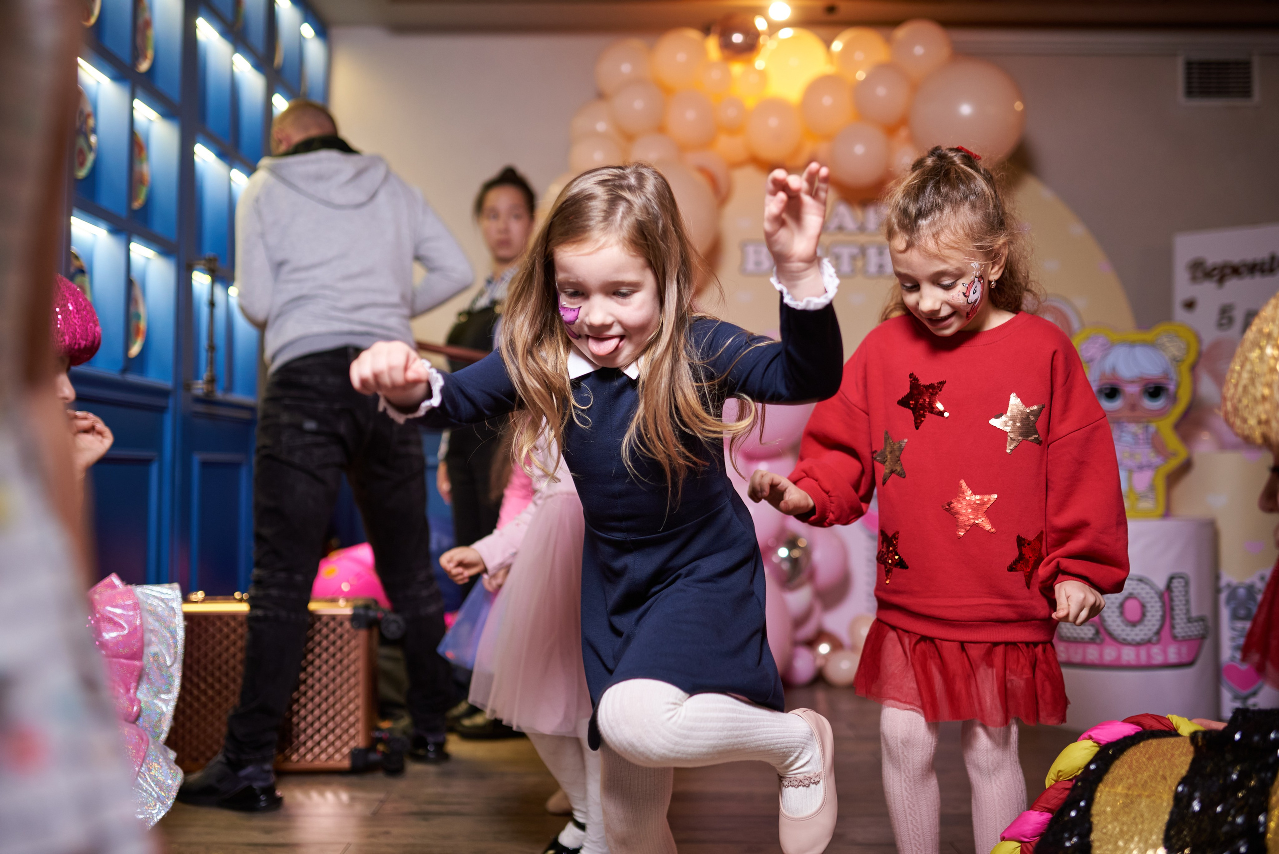 Фотозйомка з аніматорами в стилі Бджілка Мая – яскраві фото з додатковим світлом. Фотограф Київ – Репортаж, Події | Павленко Віктор