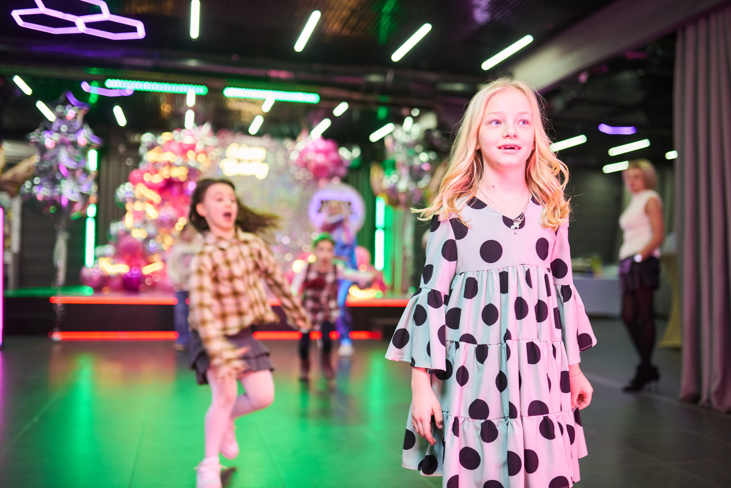 Фотосесія дитячого дня народження у стилі диско-вечірки – яскраві фото свята. Фотограф Київ – Репортаж, Події | Павленко Віктор