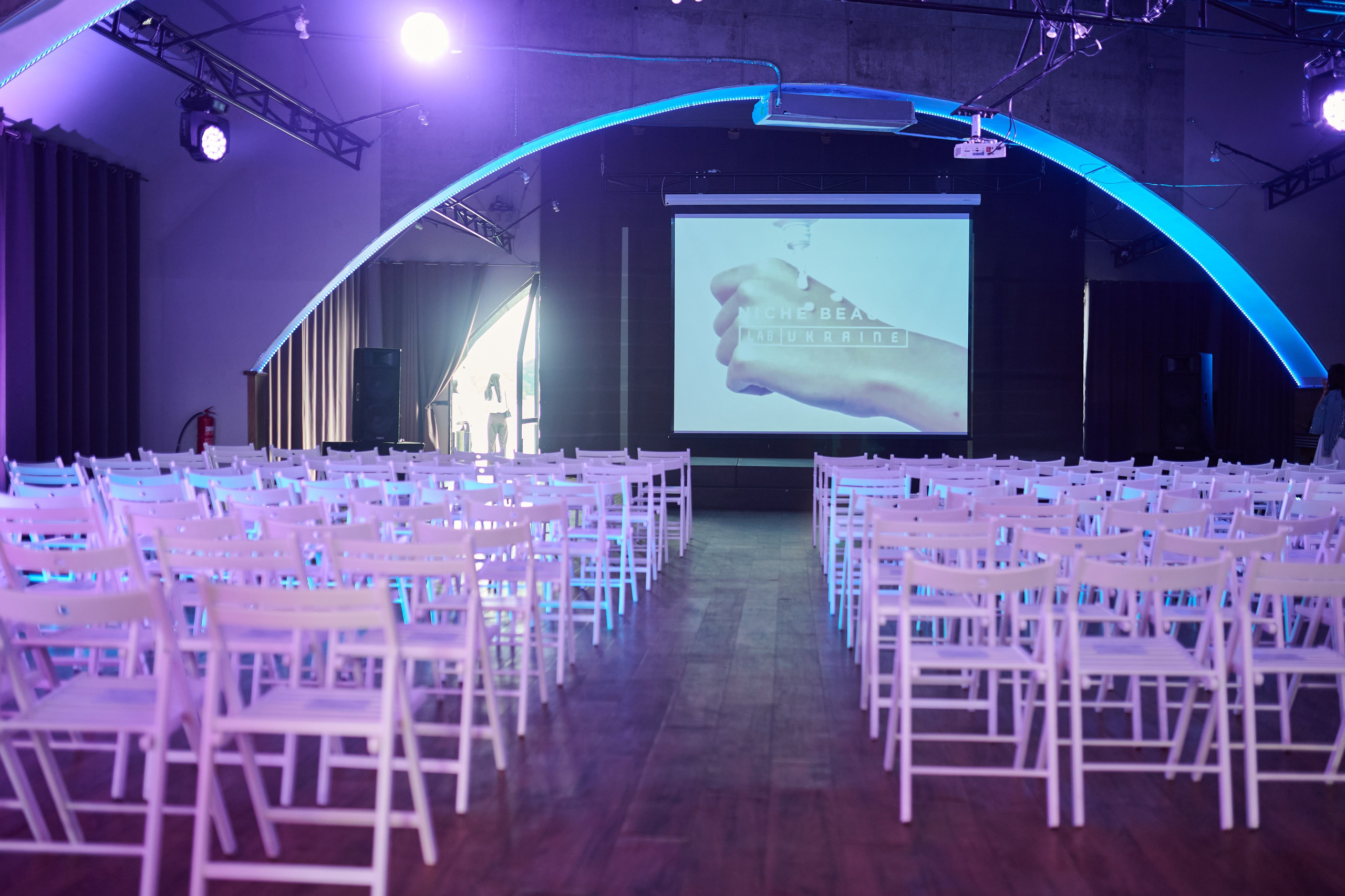 Фотограф на благодійний бізнес-івент бʼюті-сфери. Фотограф Київ – Репортаж, Події | Павленко Віктор