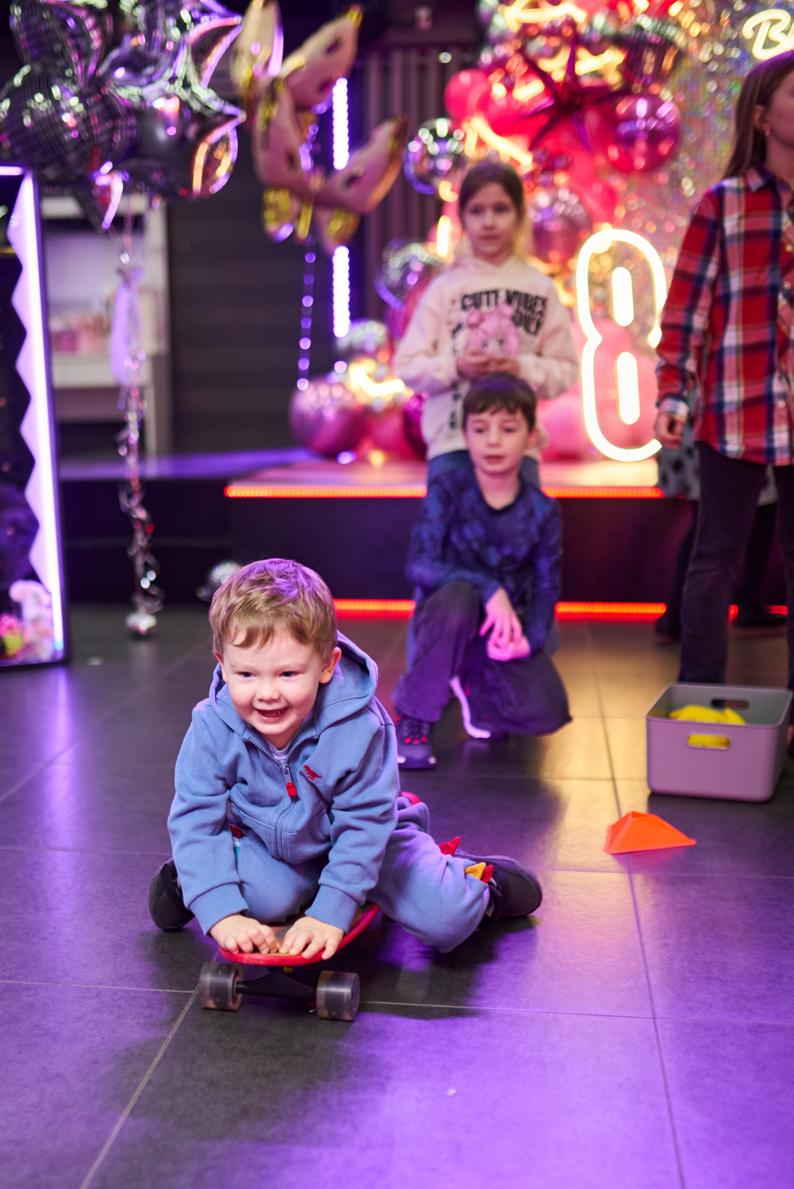 Фотосесія дитячого дня народження у стилі диско-вечірки – яскраві фото свята. Фотограф Київ – Репортаж, Події | Павленко Віктор