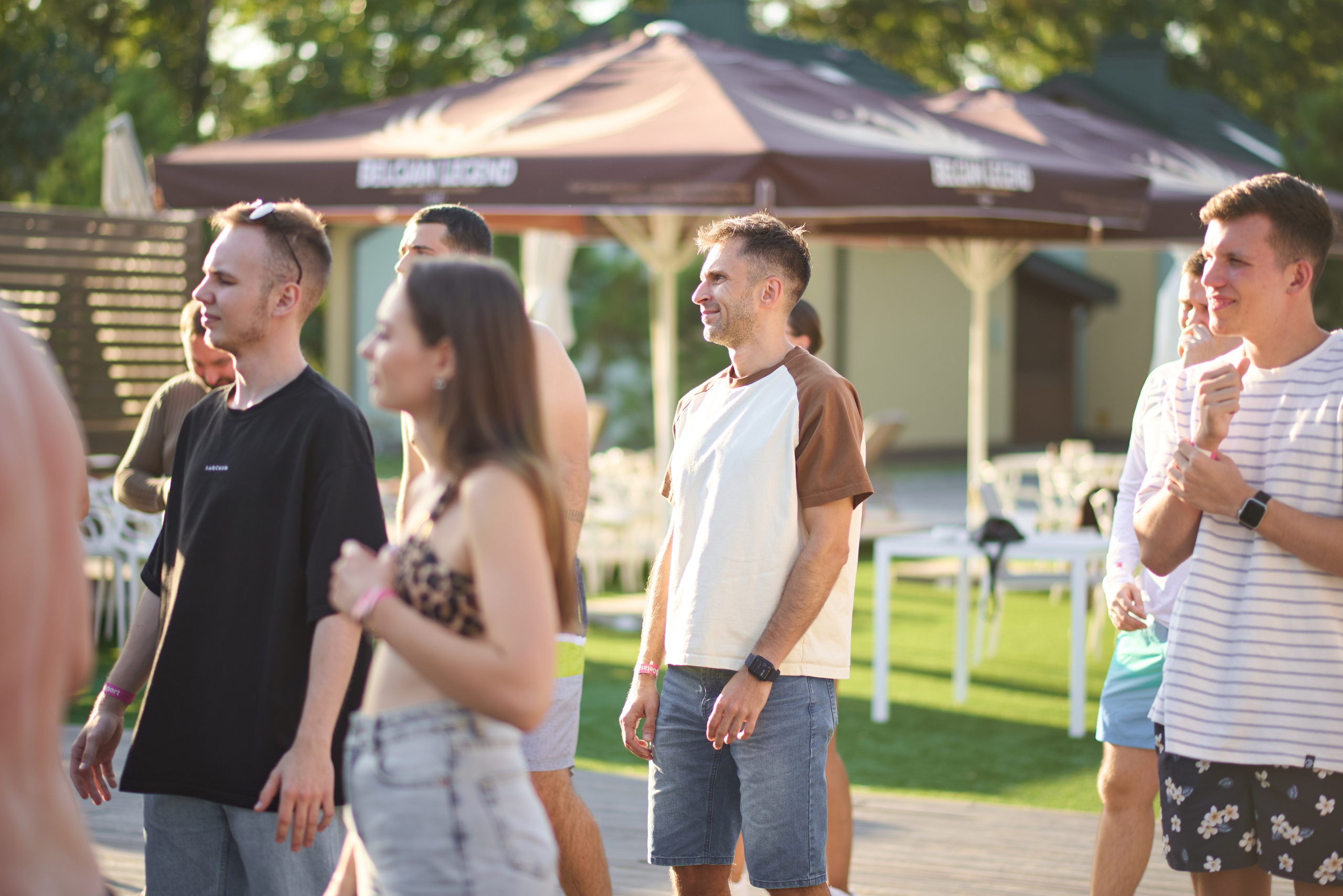 Фотозйомка літнього корпоративу IT-компанії в заміському комплексі з басейном. Фотограф Київ – Репортаж, Події | Павленко Віктор