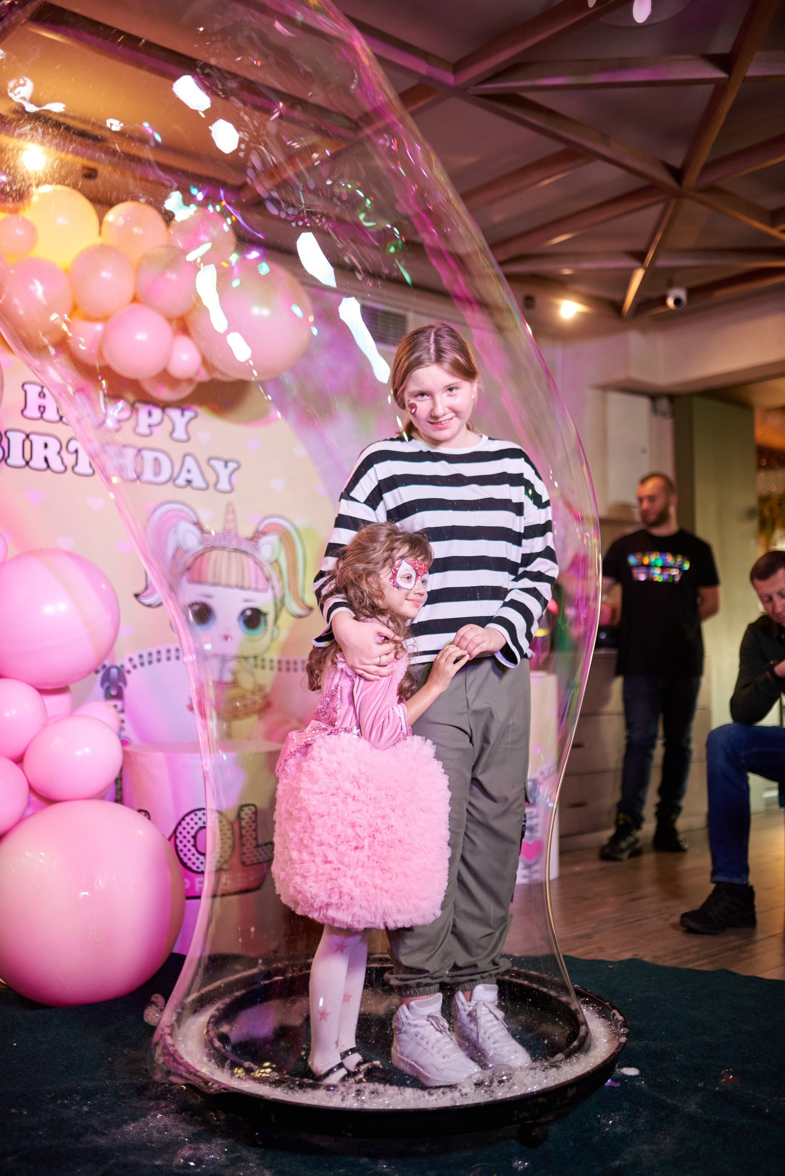 Фотозйомка з аніматорами в стилі Бджілка Мая – яскраві фото з додатковим світлом. Фотограф Київ – Репортаж, Події | Павленко Віктор