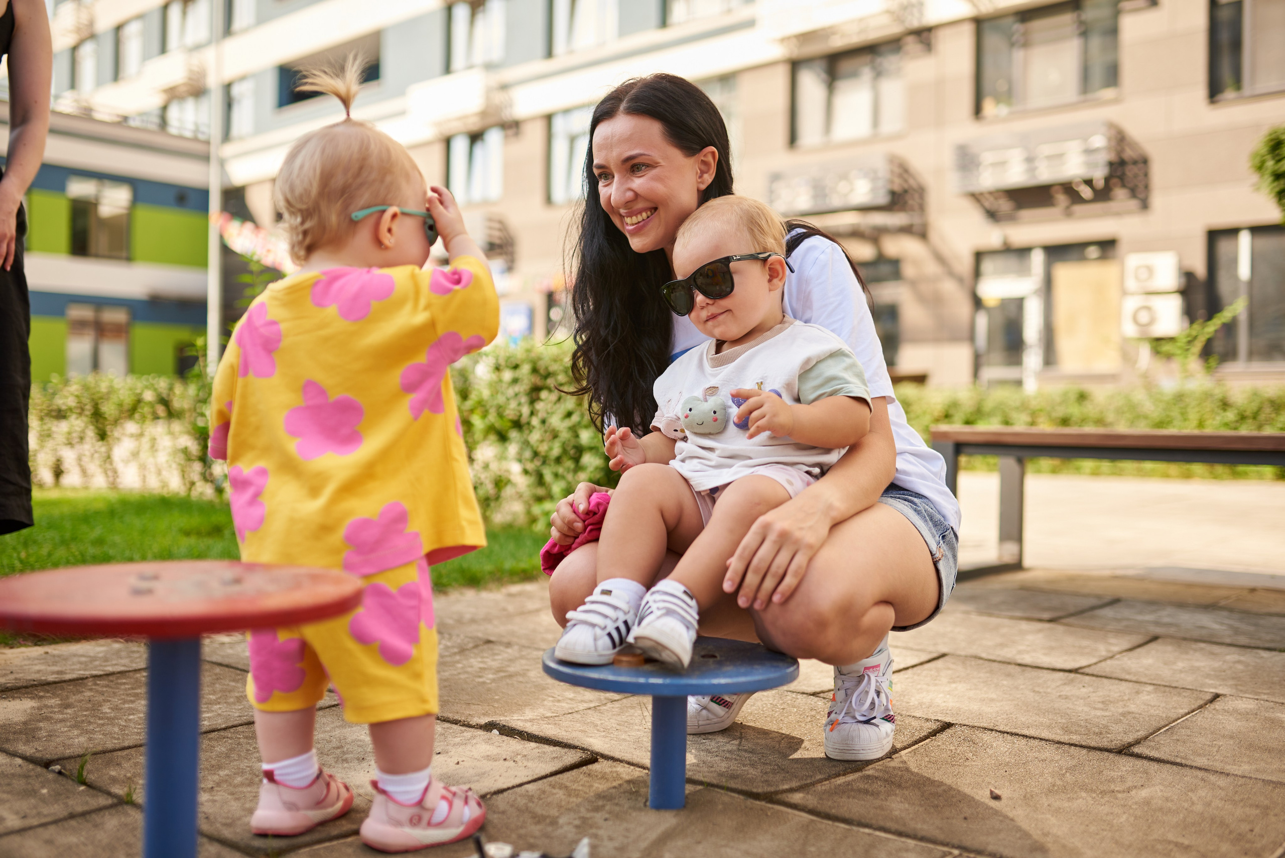 Прогулянка в дворику. Professional photographer Kiev — Pavlenko Victor