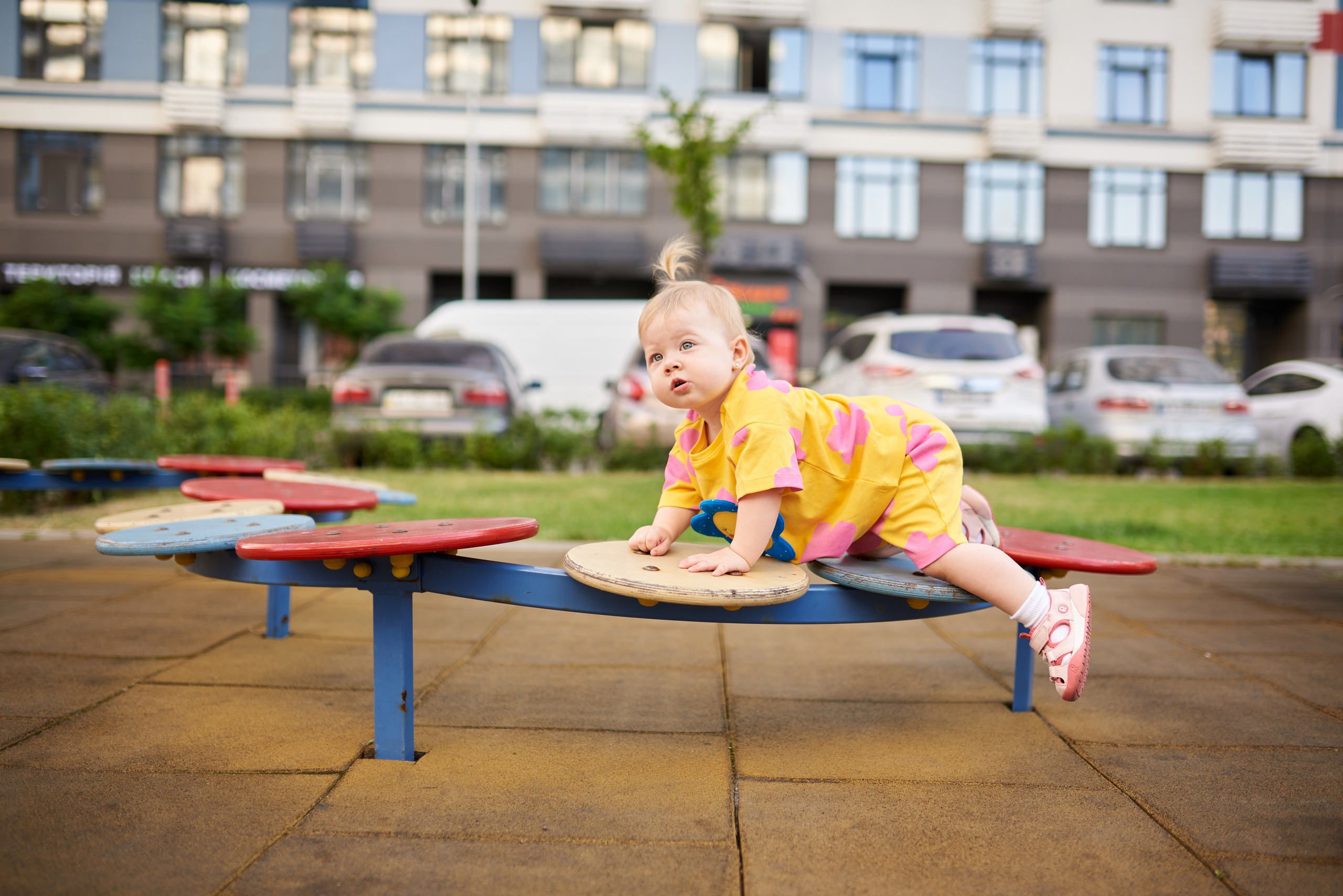 Прогулянка в дворику. Professional photographer Kiev — Pavlenko Victor