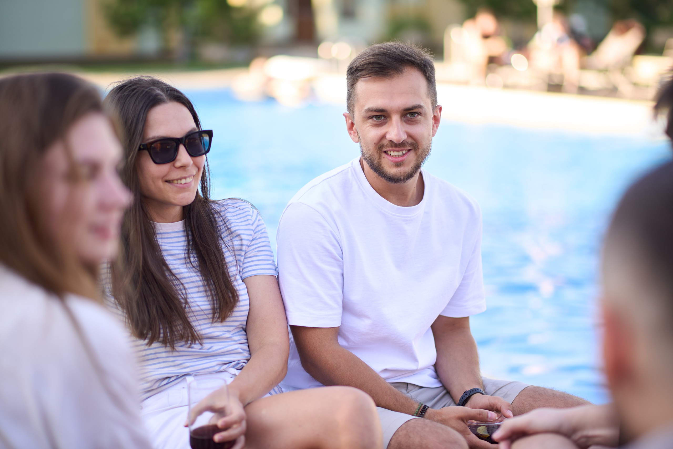 Фотозйомка літнього корпоративу IT-компанії в заміському комплексі з басейном. Фотограф Київ – Репортаж, Події | Павленко Віктор