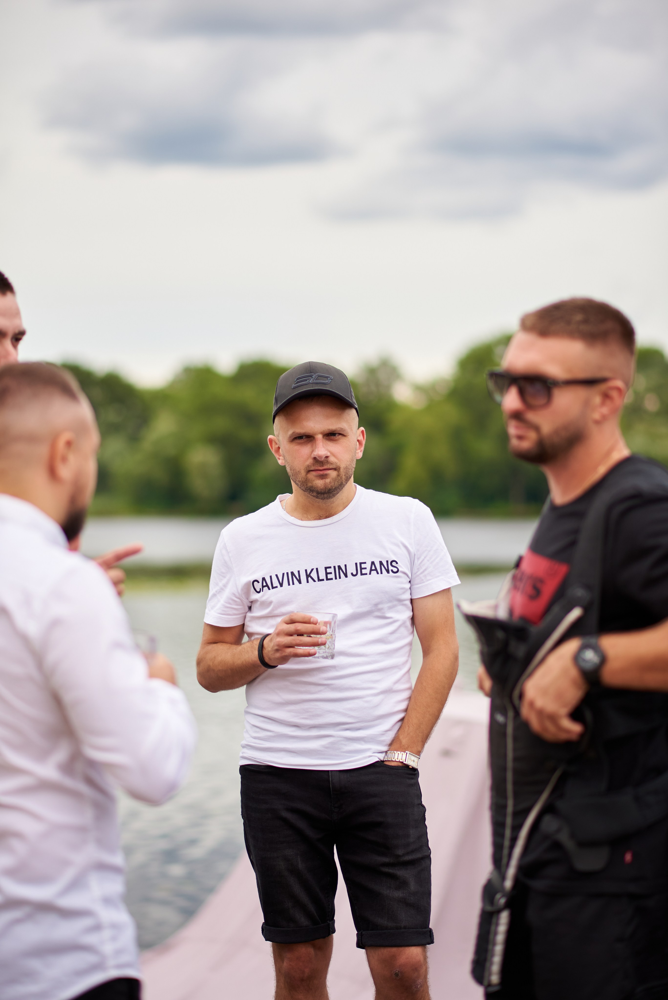 Фотозвіт з дня народження у заміському клубі на Дніпрі — репортажна зйомка подій. Фотограф Київ – Репортаж, Події | Павленко Віктор