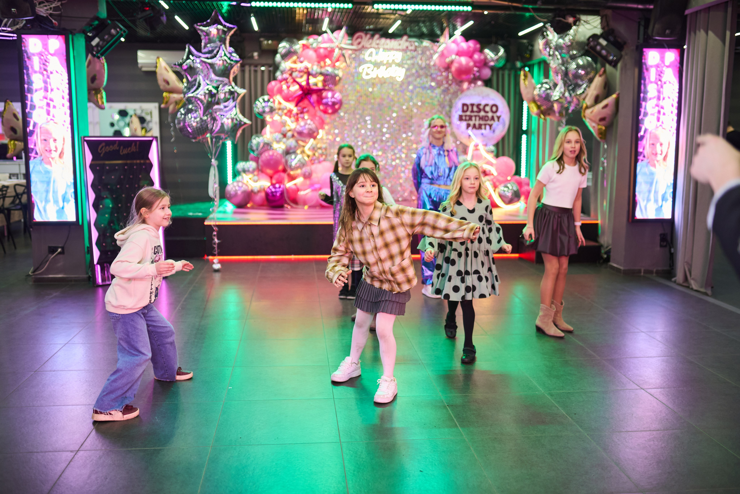 Фотосесія дитячого дня народження у стилі диско-вечірки – яскраві фото свята. Фотограф Київ – Репортаж, Події | Павленко Віктор