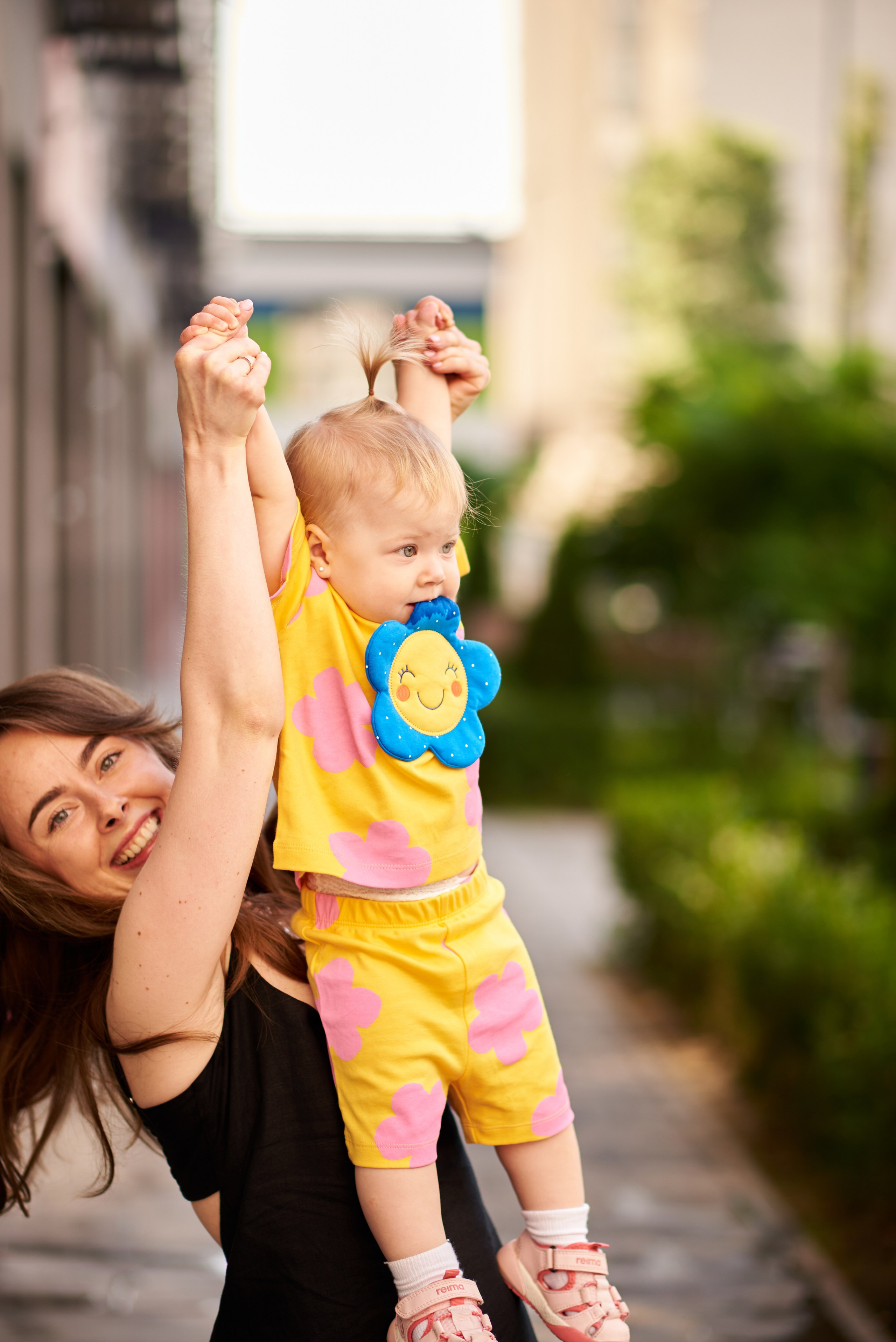 Прогулянка в дворику. Professional photographer Kiev — Pavlenko Victor