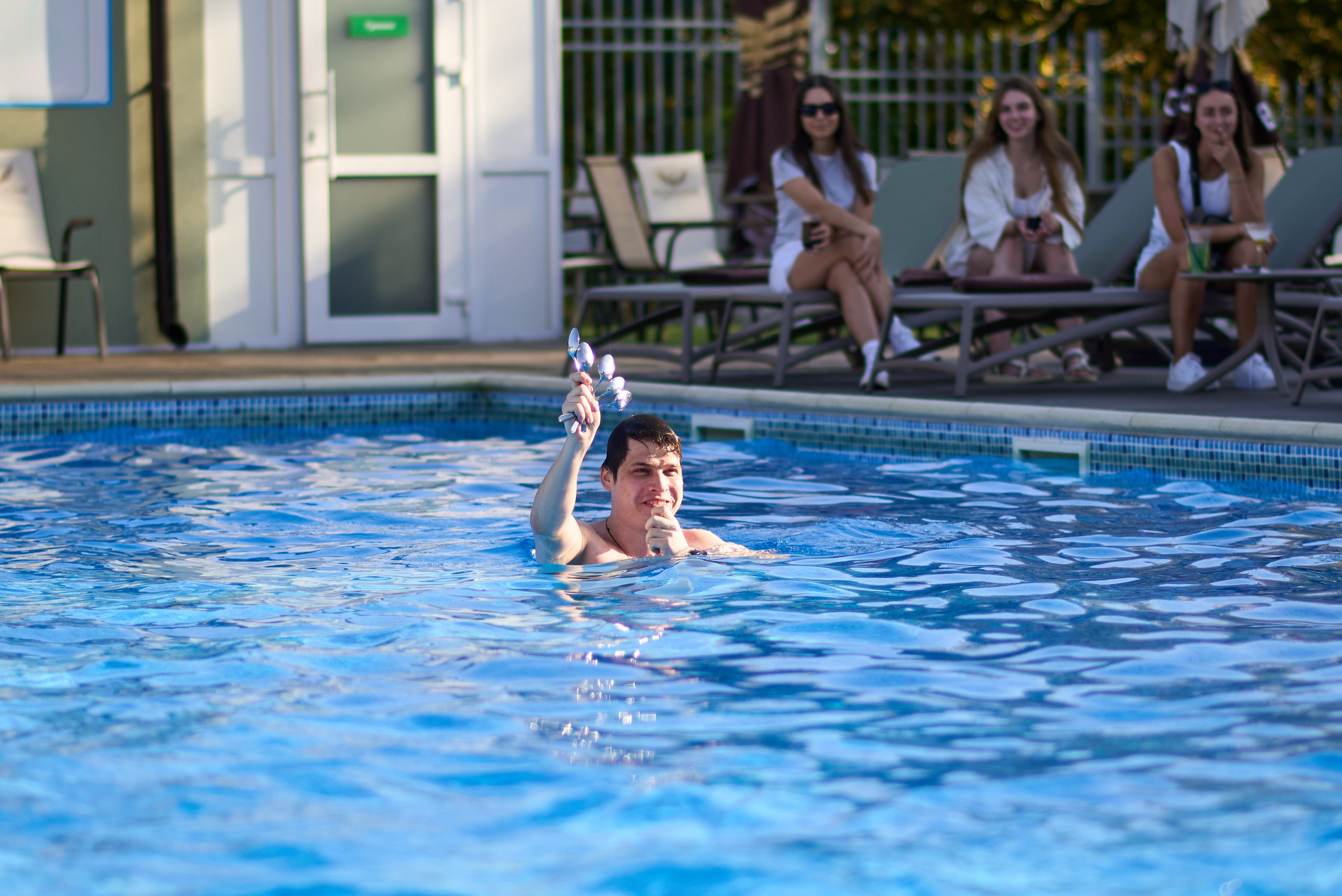 Фотозйомка літнього корпоративу IT-компанії в заміському комплексі з басейном. Фотограф Київ – Репортаж, Події | Павленко Віктор