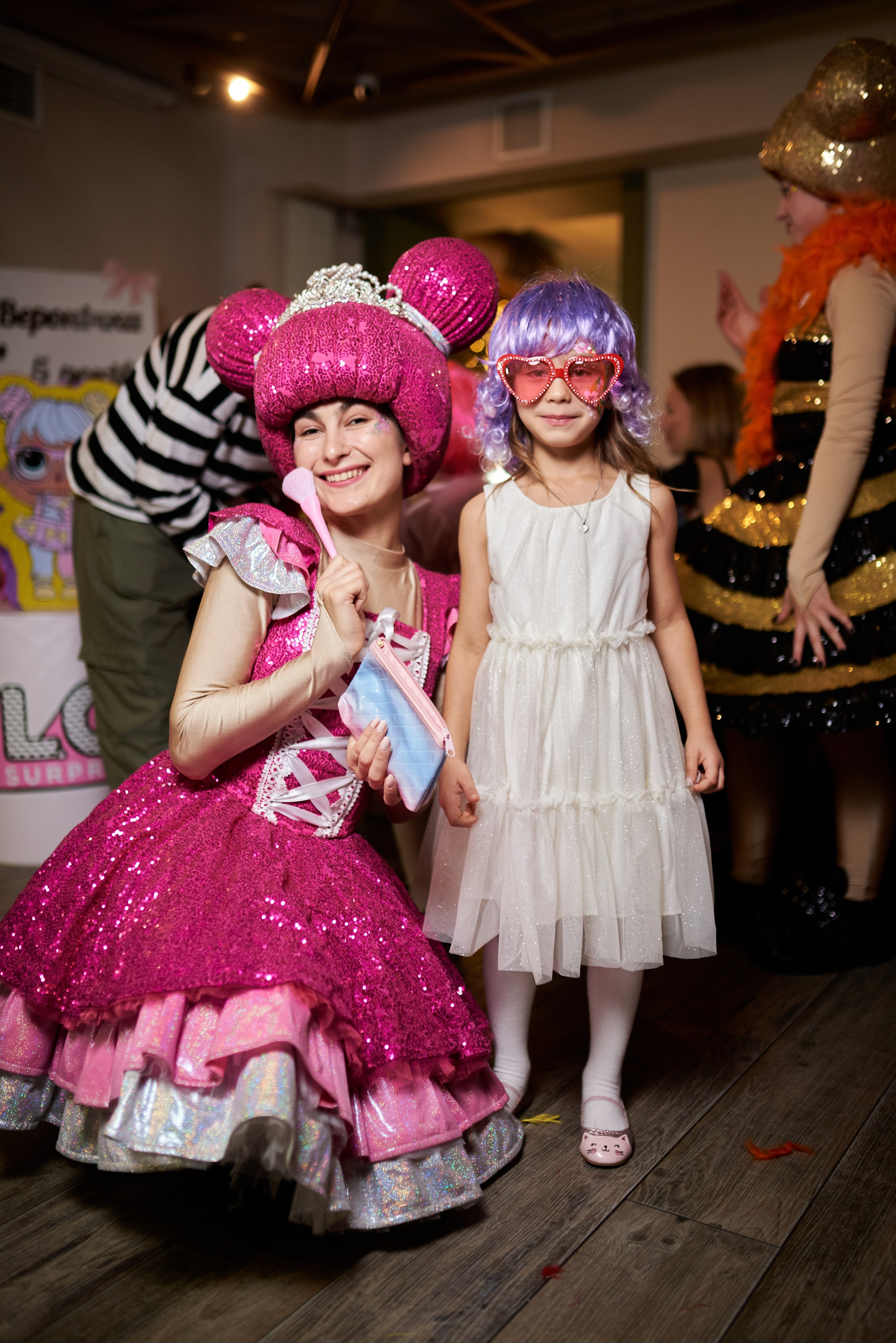 Фотозйомка з аніматорами в стилі Бджілка Мая – яскраві фото з додатковим світлом. Фотограф Київ – Репортаж, Події | Павленко Віктор