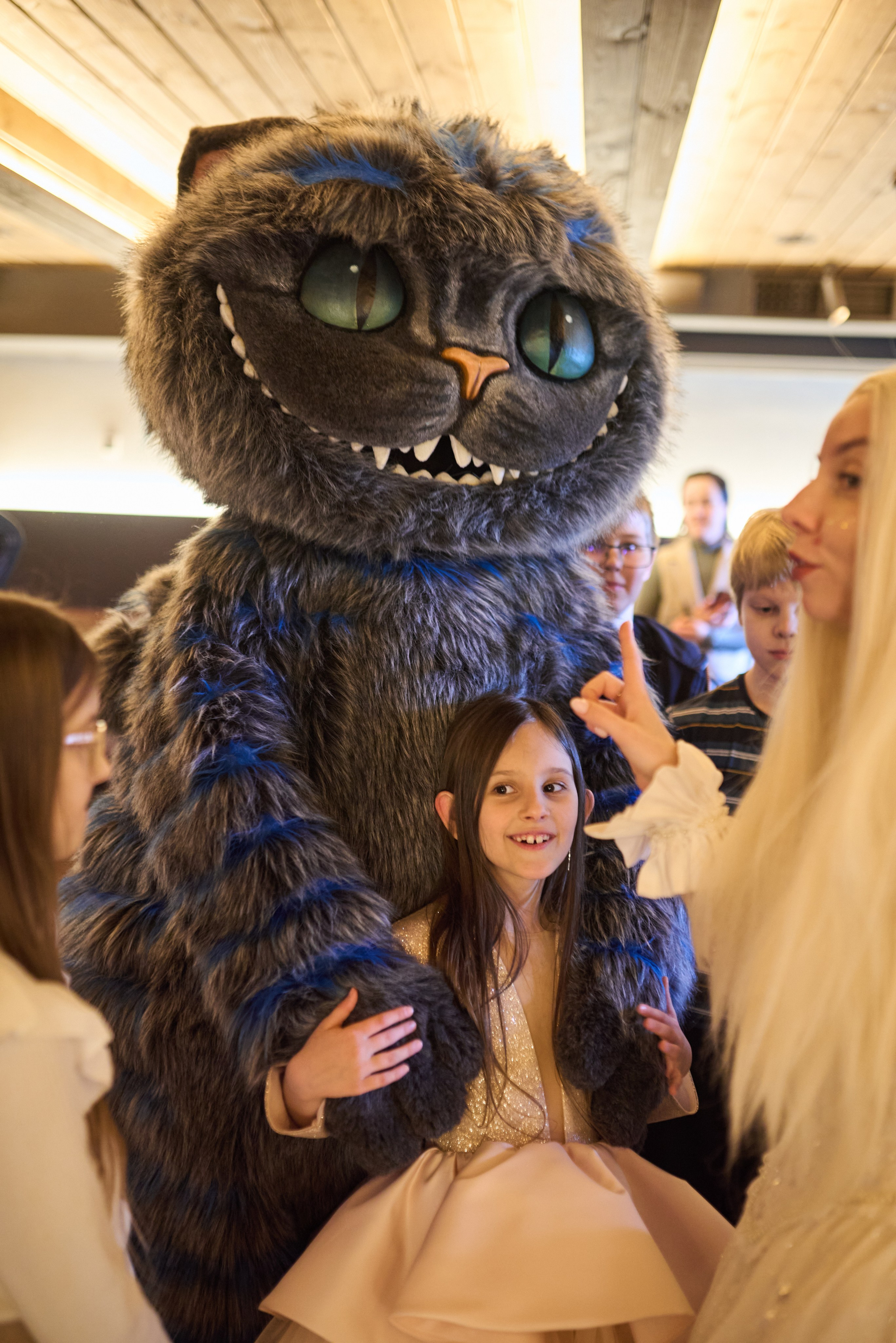 Фотосесія дитячого свята в стилі «Аліса в Країні Див» – чарівні моменти в кожному кадрі. Фотограф Київ – Репортаж, Події | Павленко Віктор