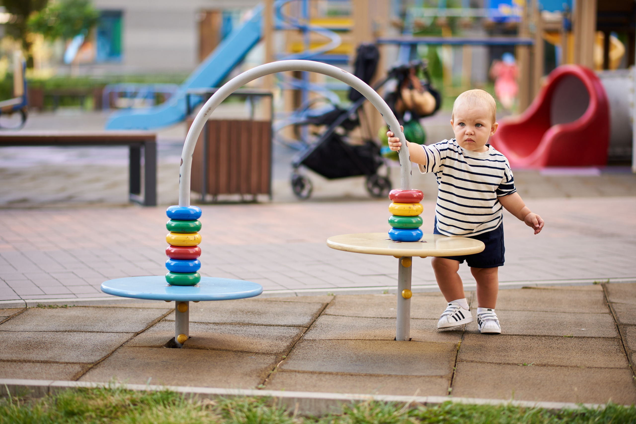 Прогулянка в дворику. Professional photographer Kiev — Pavlenko Victor