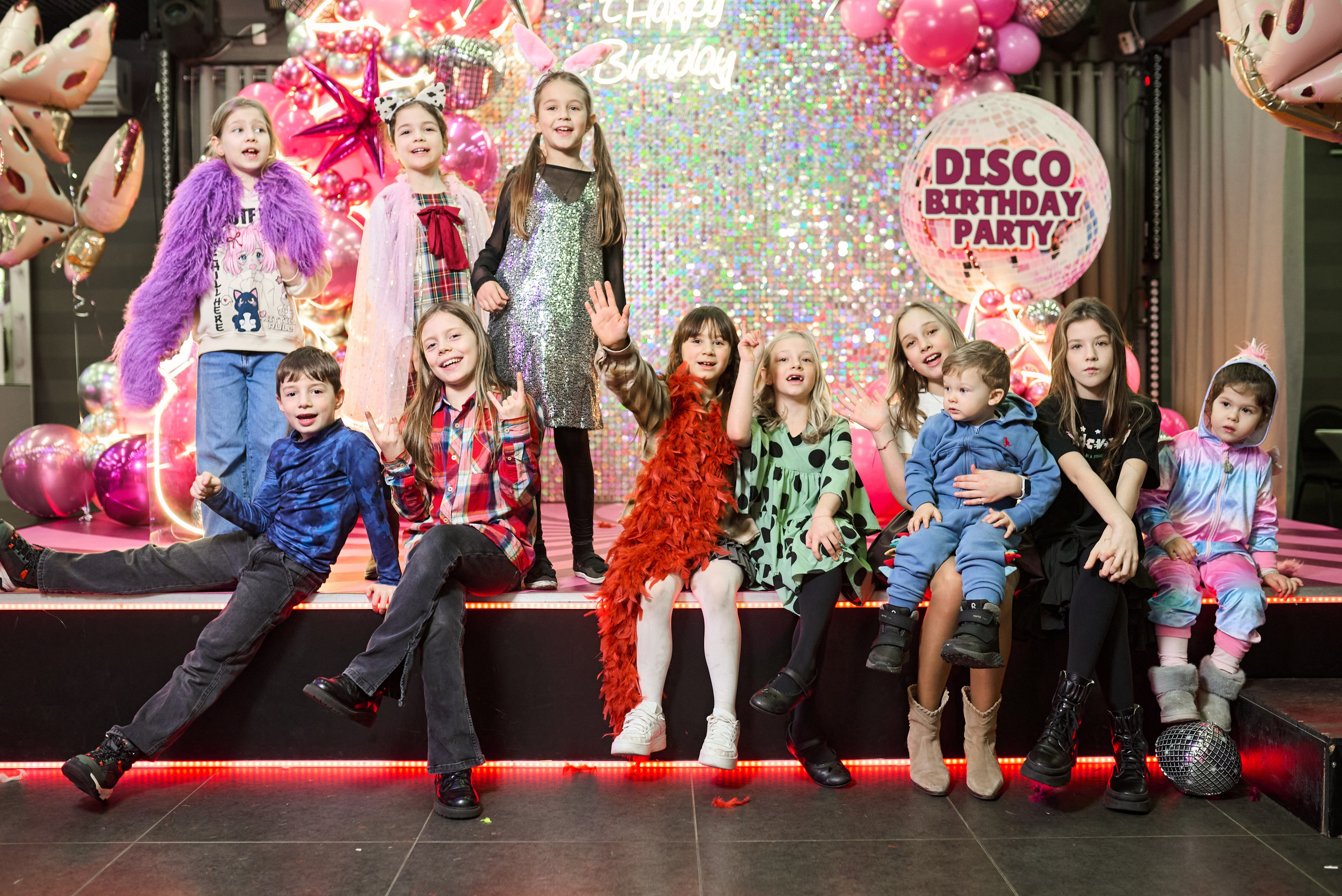 Фотосесія дитячого дня народження у стилі диско-вечірки – яскраві фото свята. Фотограф Київ – Репортаж, Події | Павленко Віктор