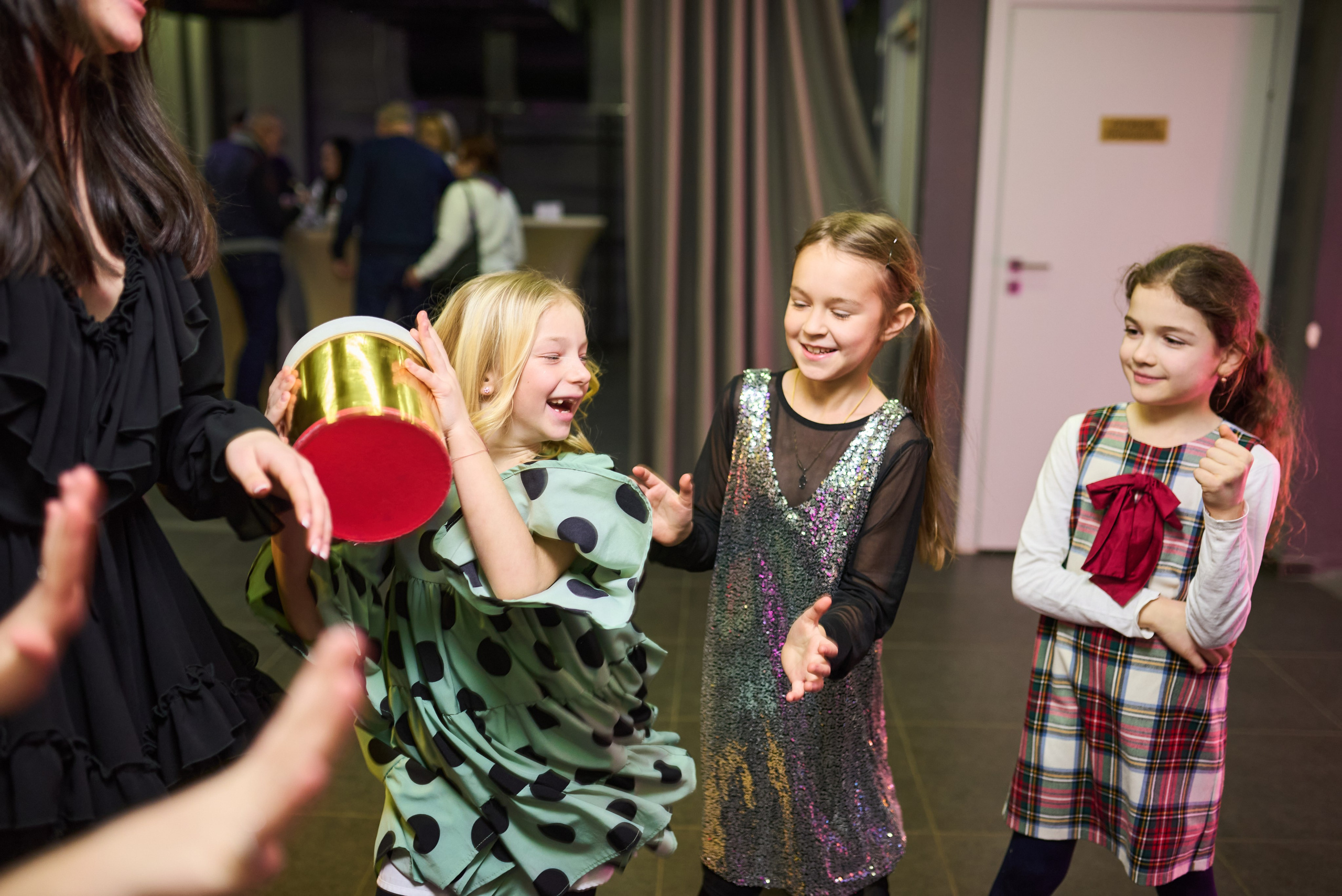 Фотосесія дитячого дня народження у стилі диско-вечірки – яскраві фото свята. Фотограф Київ – Репортаж, Події | Павленко Віктор