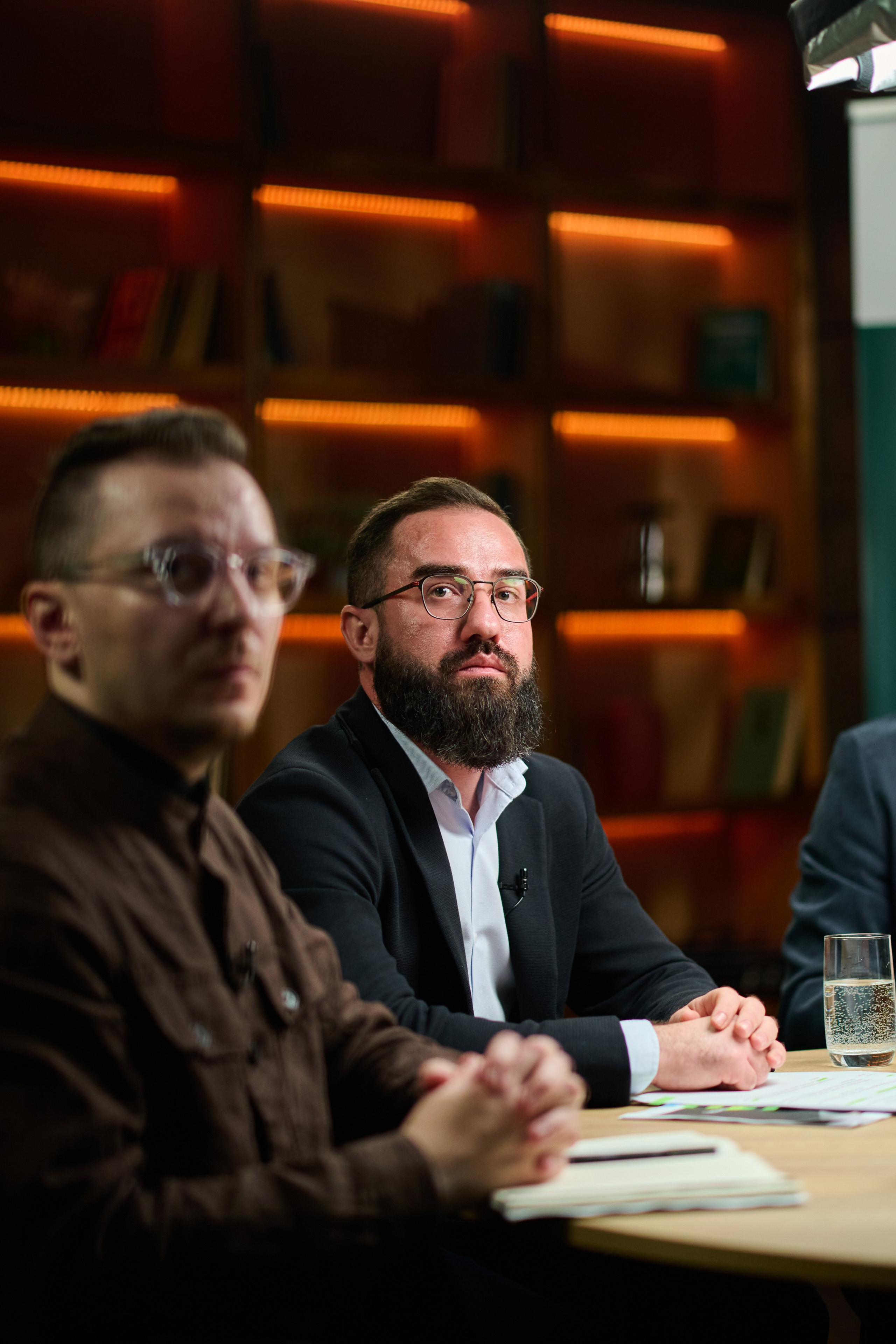 Фотограф на онлайн конференцію — зйомка студійної трансляції. Фотограф Київ – Репортаж, Події | Павленко Віктор