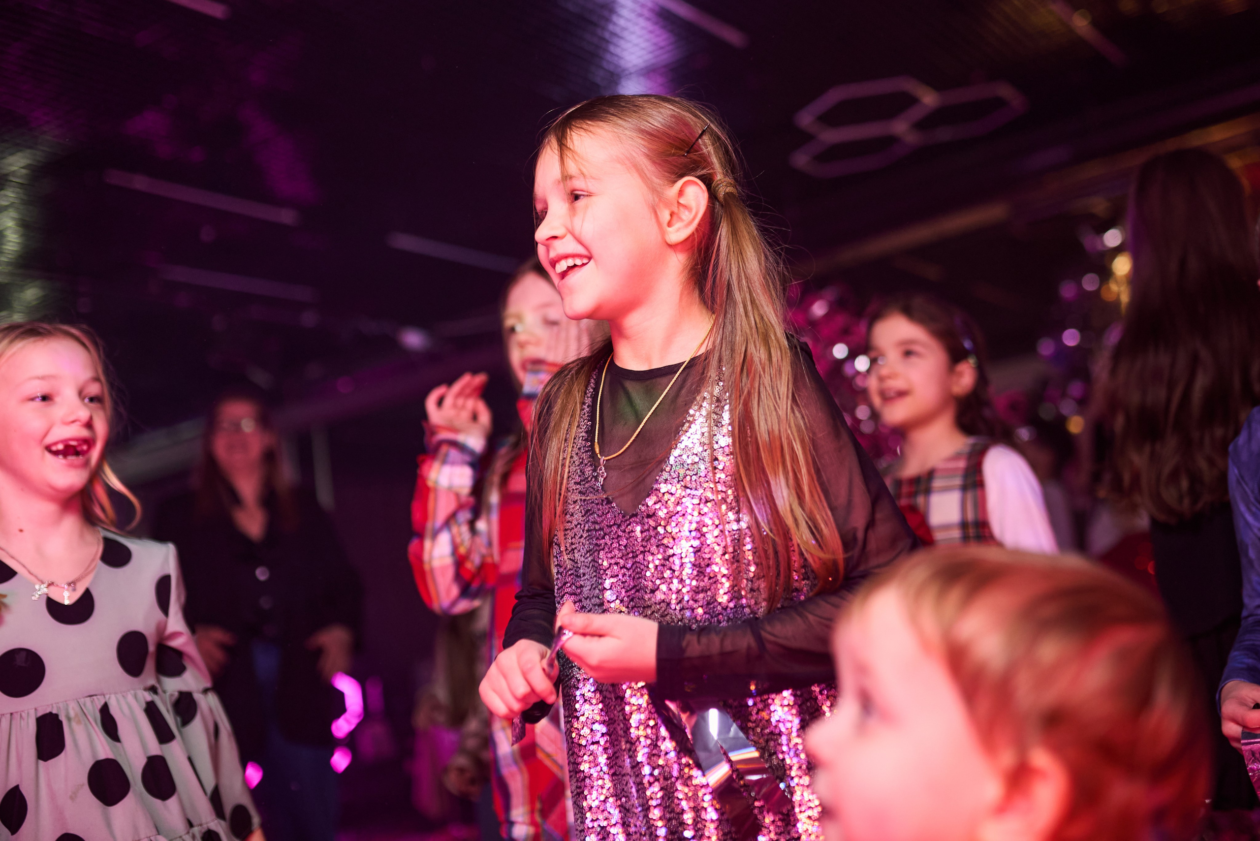 Фотосесія дитячого дня народження у стилі диско-вечірки – яскраві фото свята. Фотограф Київ – Репортаж, Події | Павленко Віктор