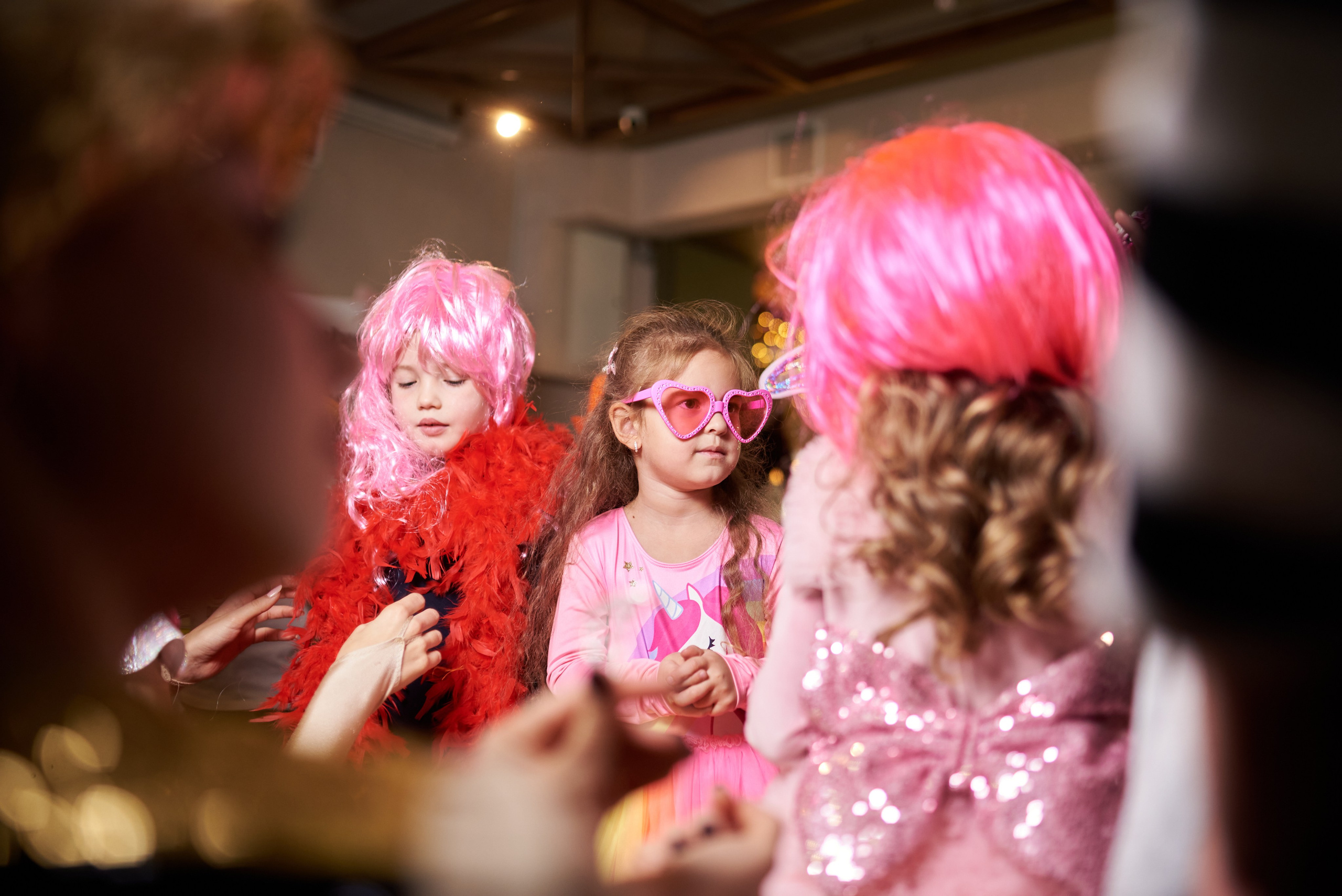 Фотозйомка з аніматорами в стилі Бджілка Мая – яскраві фото з додатковим світлом. Фотограф Київ – Репортаж, Події | Павленко Віктор